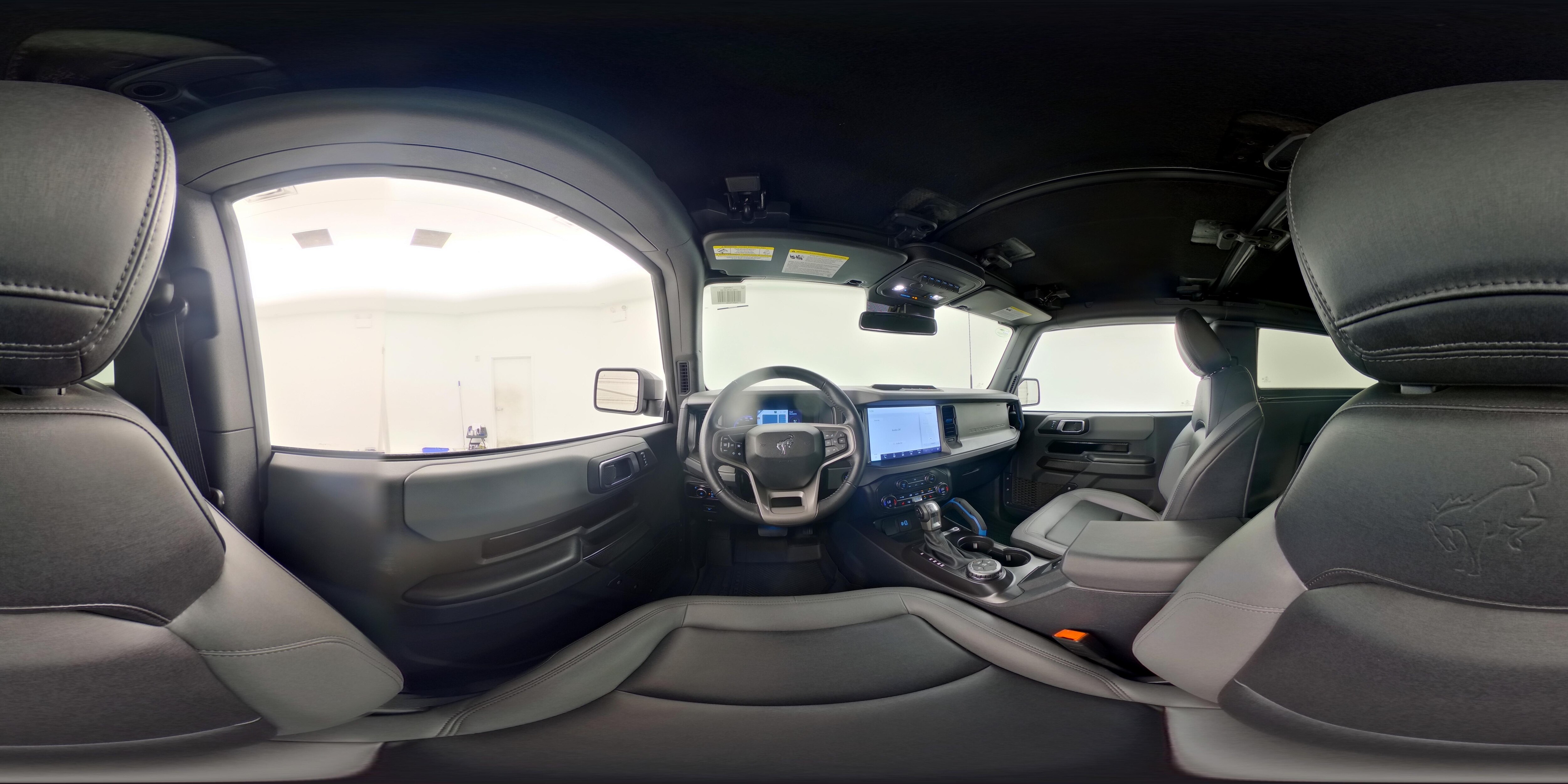 2024 Ford Bronco 2-Door Black Diamond - Photo 26
