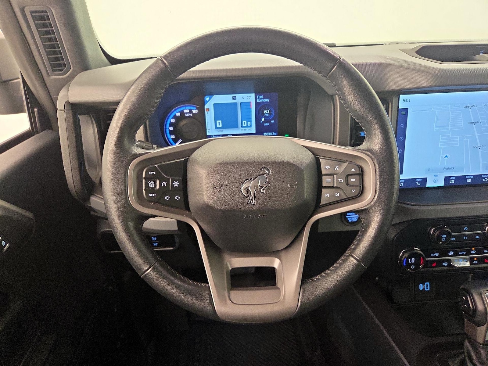2024 Ford Bronco 2-Door Black Diamond - Photo 11