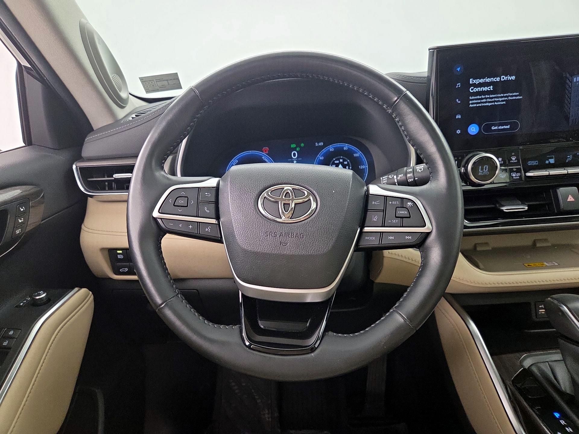 Thumbnail: 2023 Toyota Highlander - 10