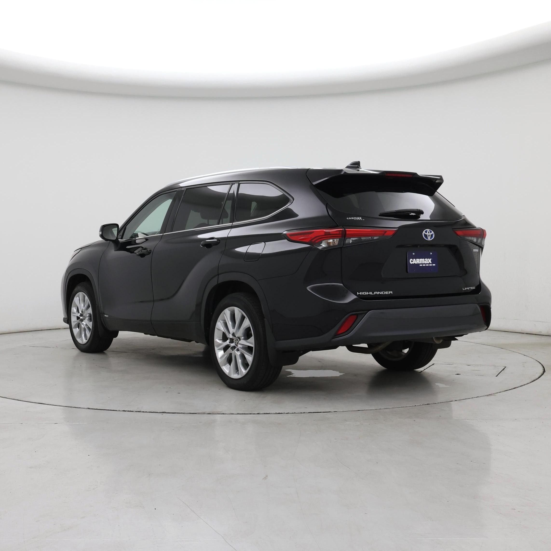 Thumbnail: 2023 Toyota Highlander - 2