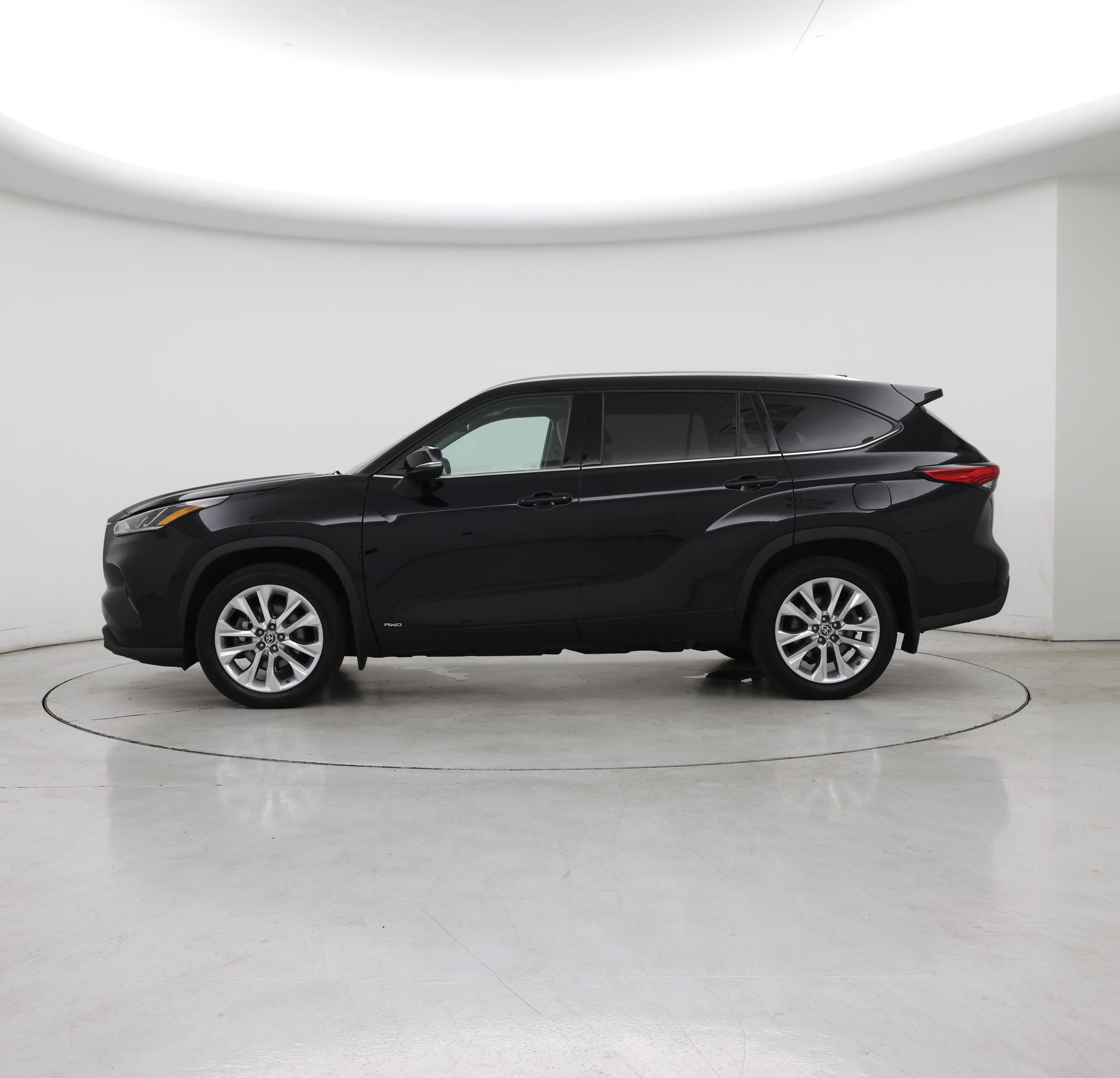 Thumbnail: 2023 Toyota Highlander - 3
