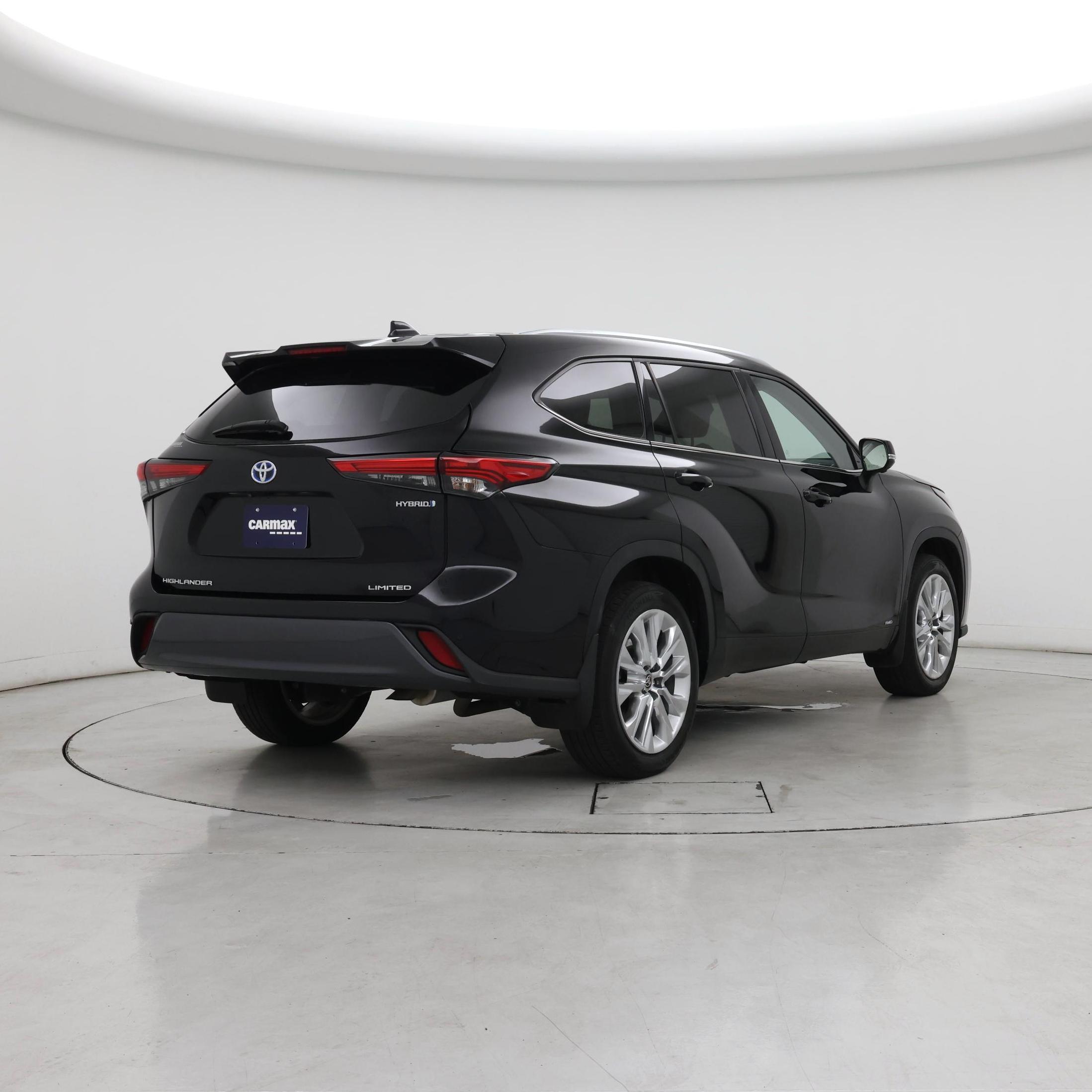 Thumbnail: 2023 Toyota Highlander - 8