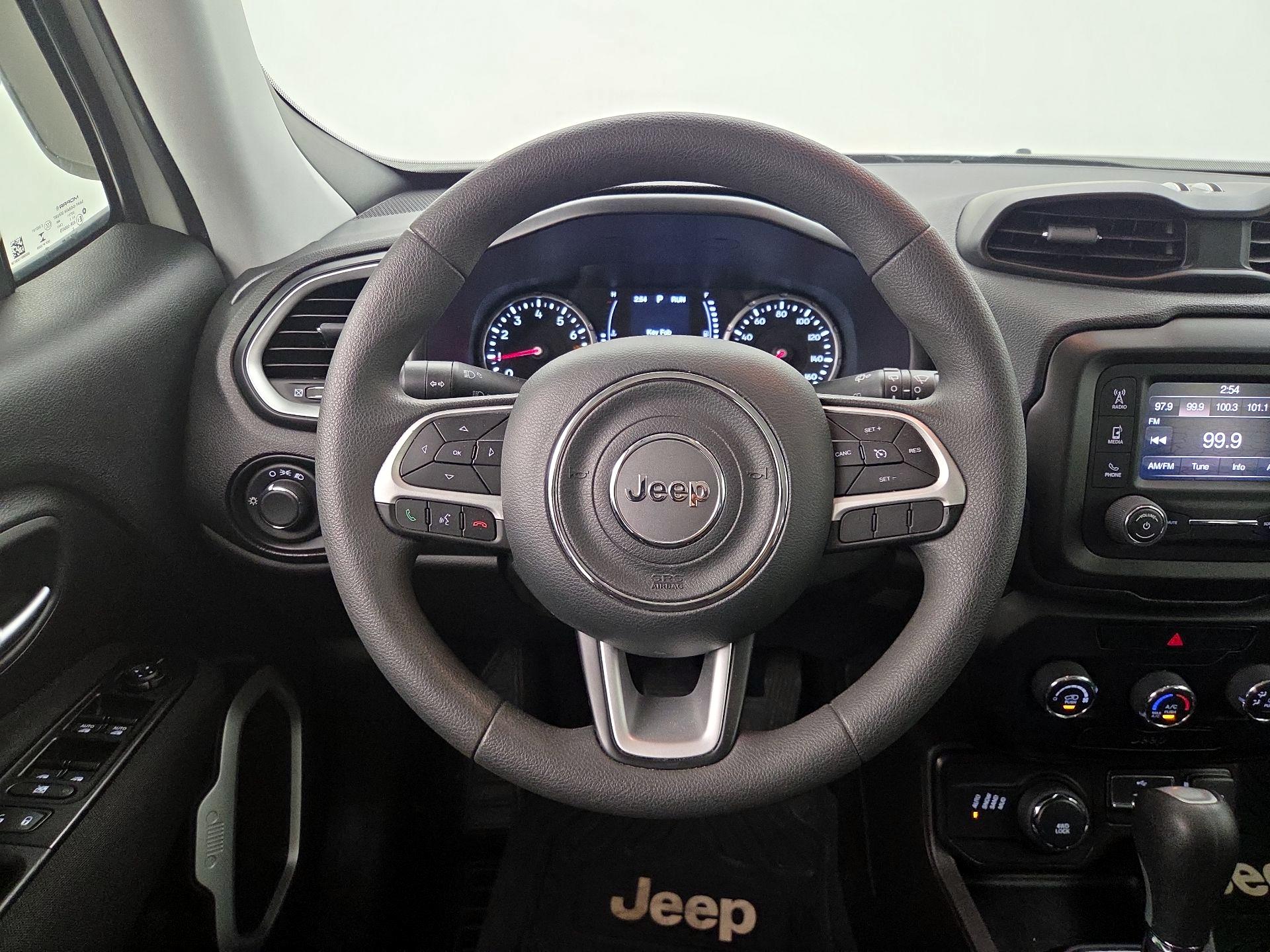 Thumbnail: 2020 Jeep Renegade - 10