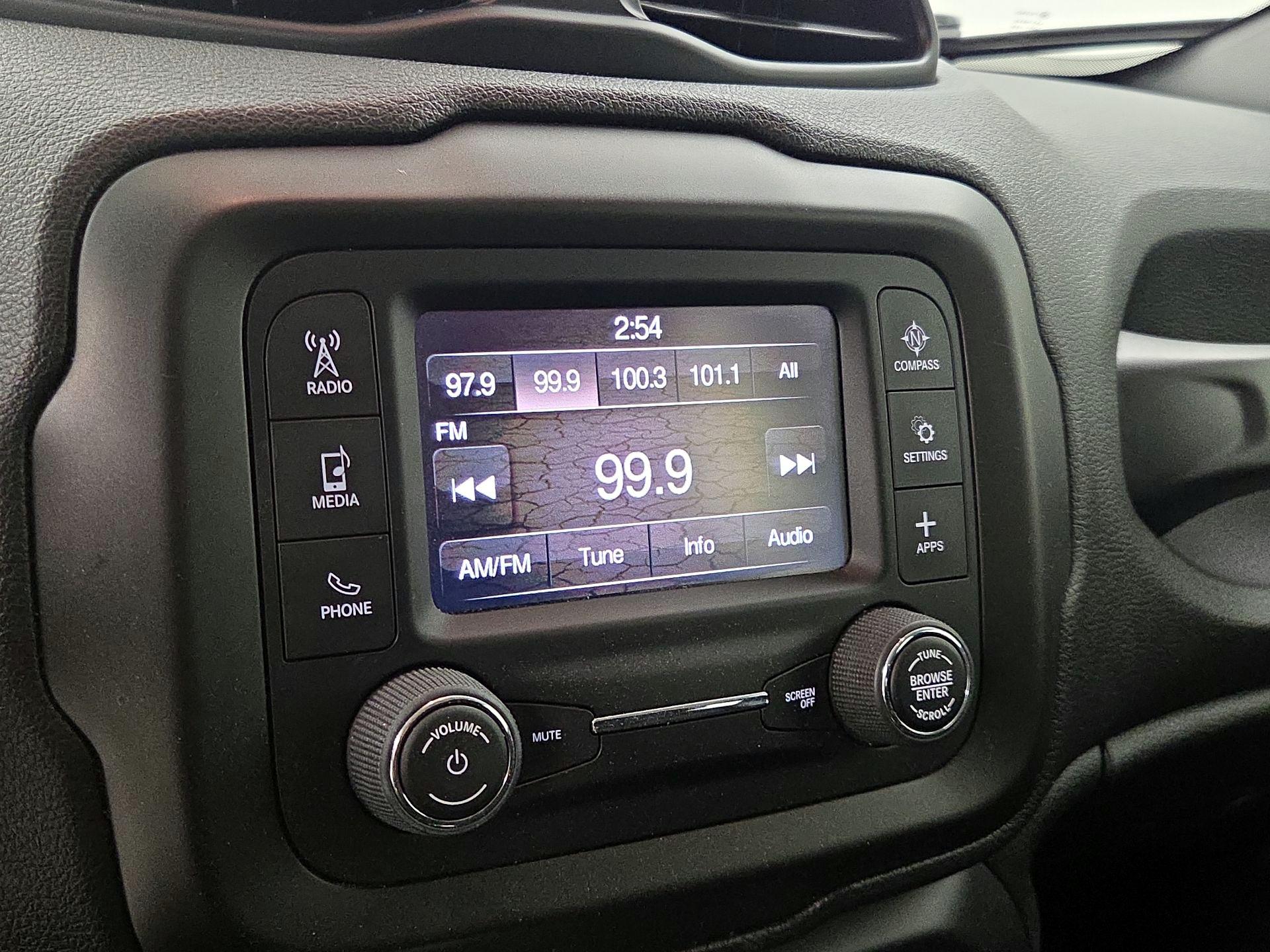 Thumbnail: 2020 Jeep Renegade - 15