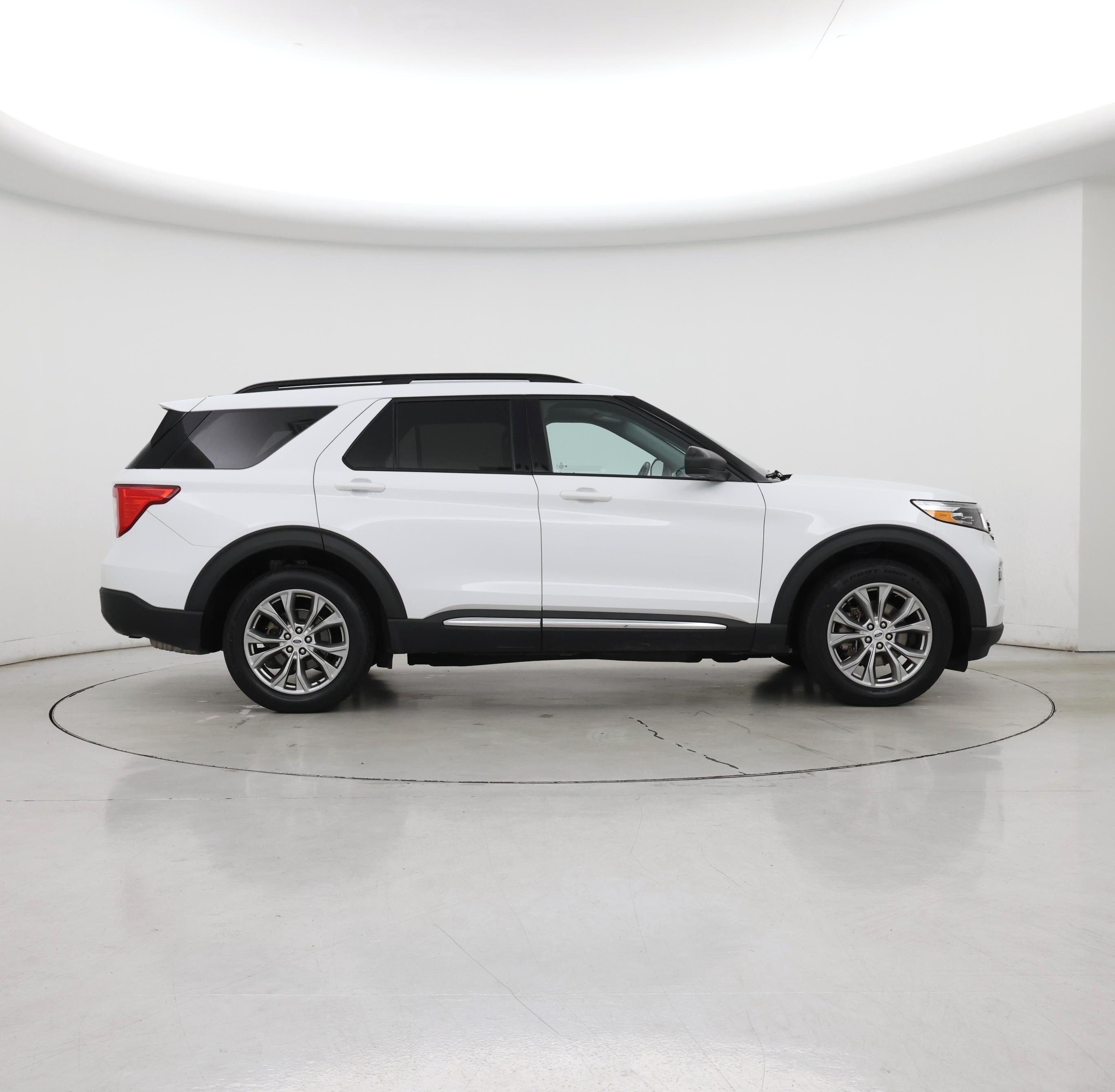 Thumbnail: 2021 Ford Explorer - 7