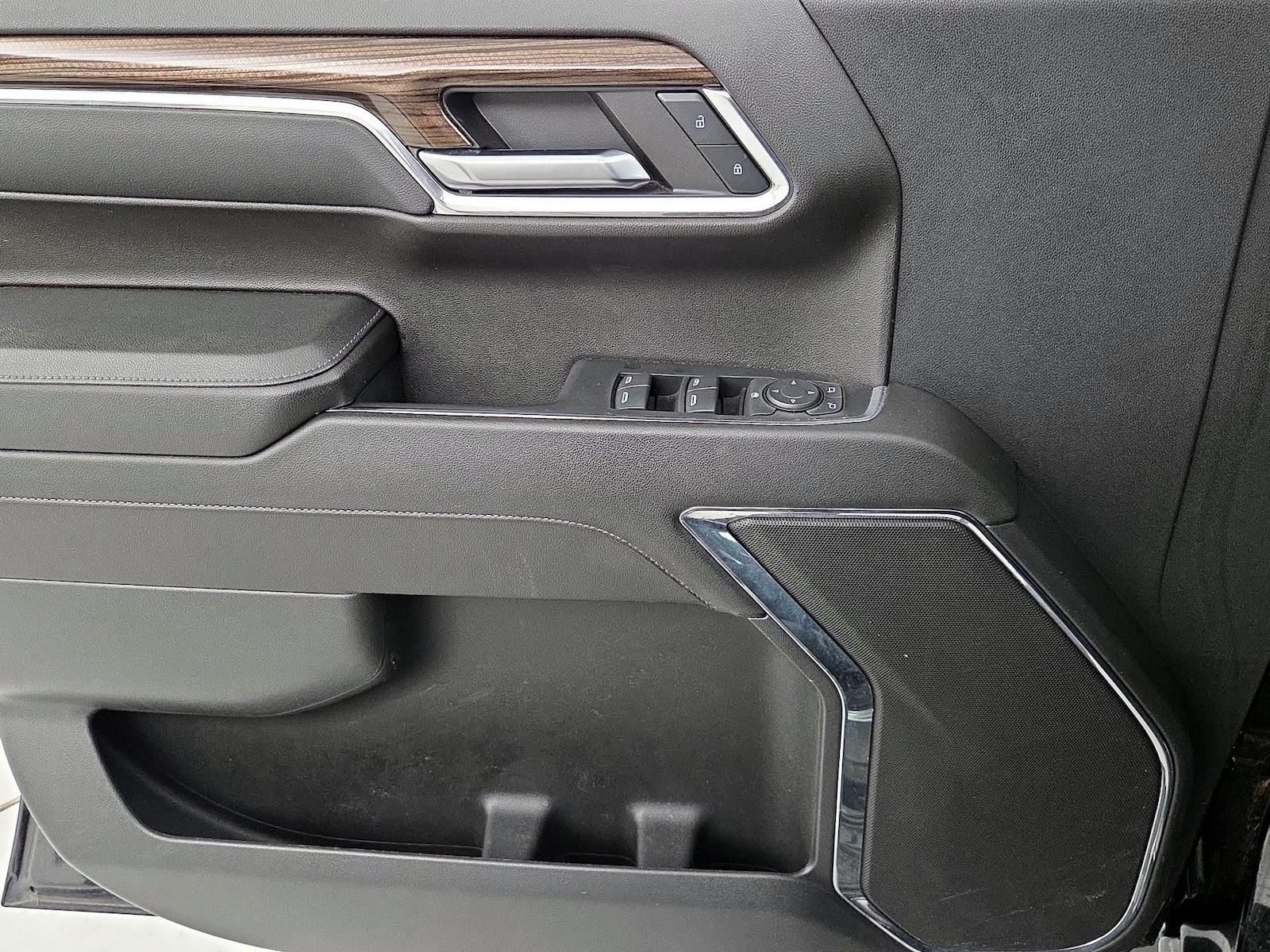 2024 Chevrolet Silverado 1500 LT - Photo 13