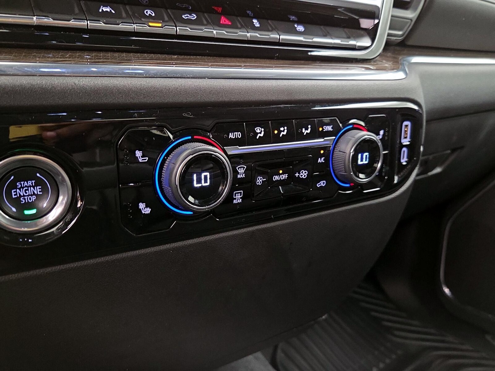 2024 Chevrolet Silverado 1500 LT - Photo 18