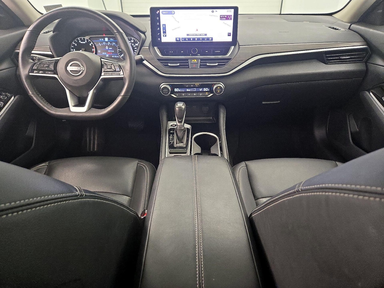 2025 Nissan Altima SL - Photo 10