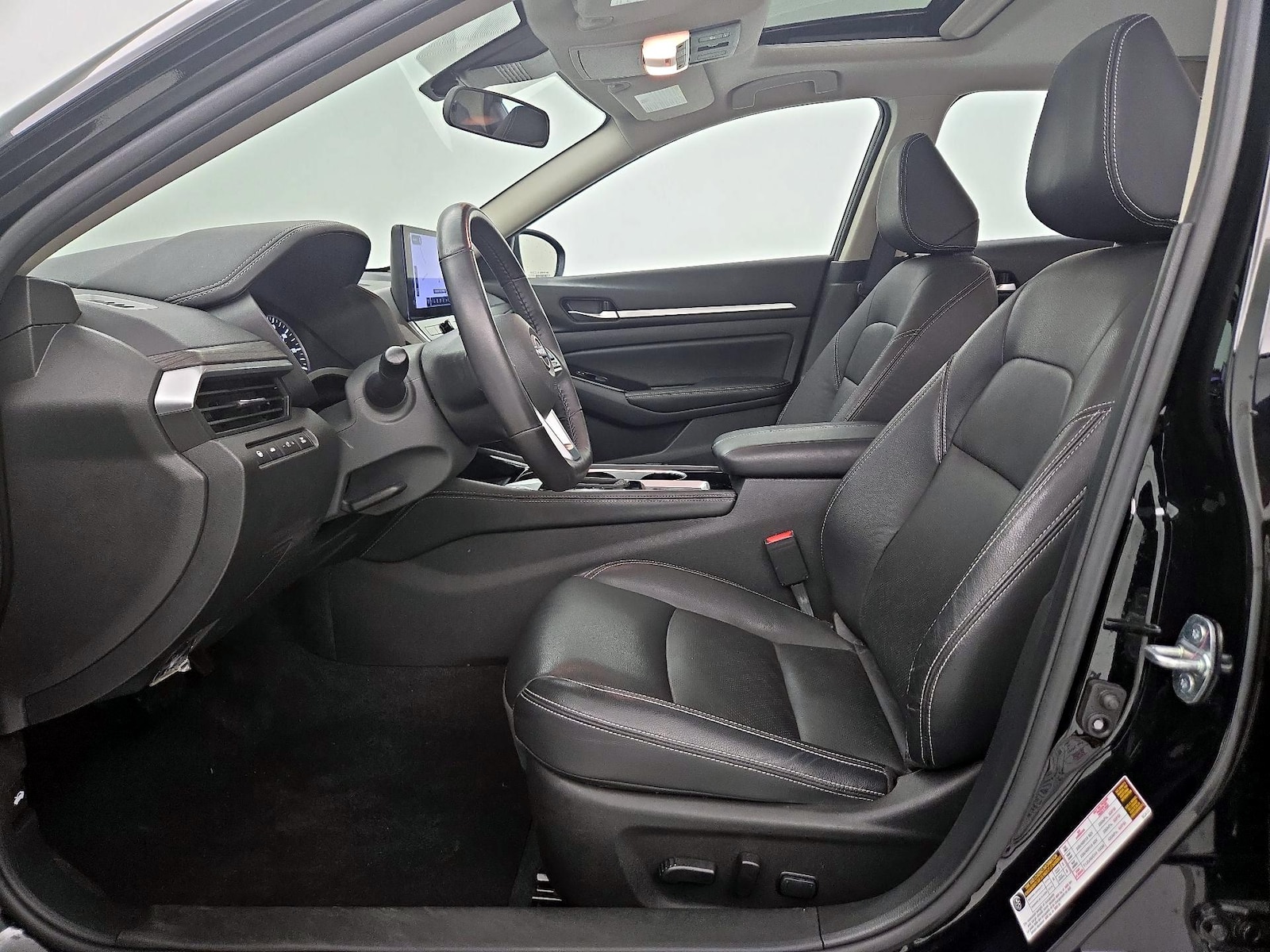 2025 Nissan Altima SL - Photo 12