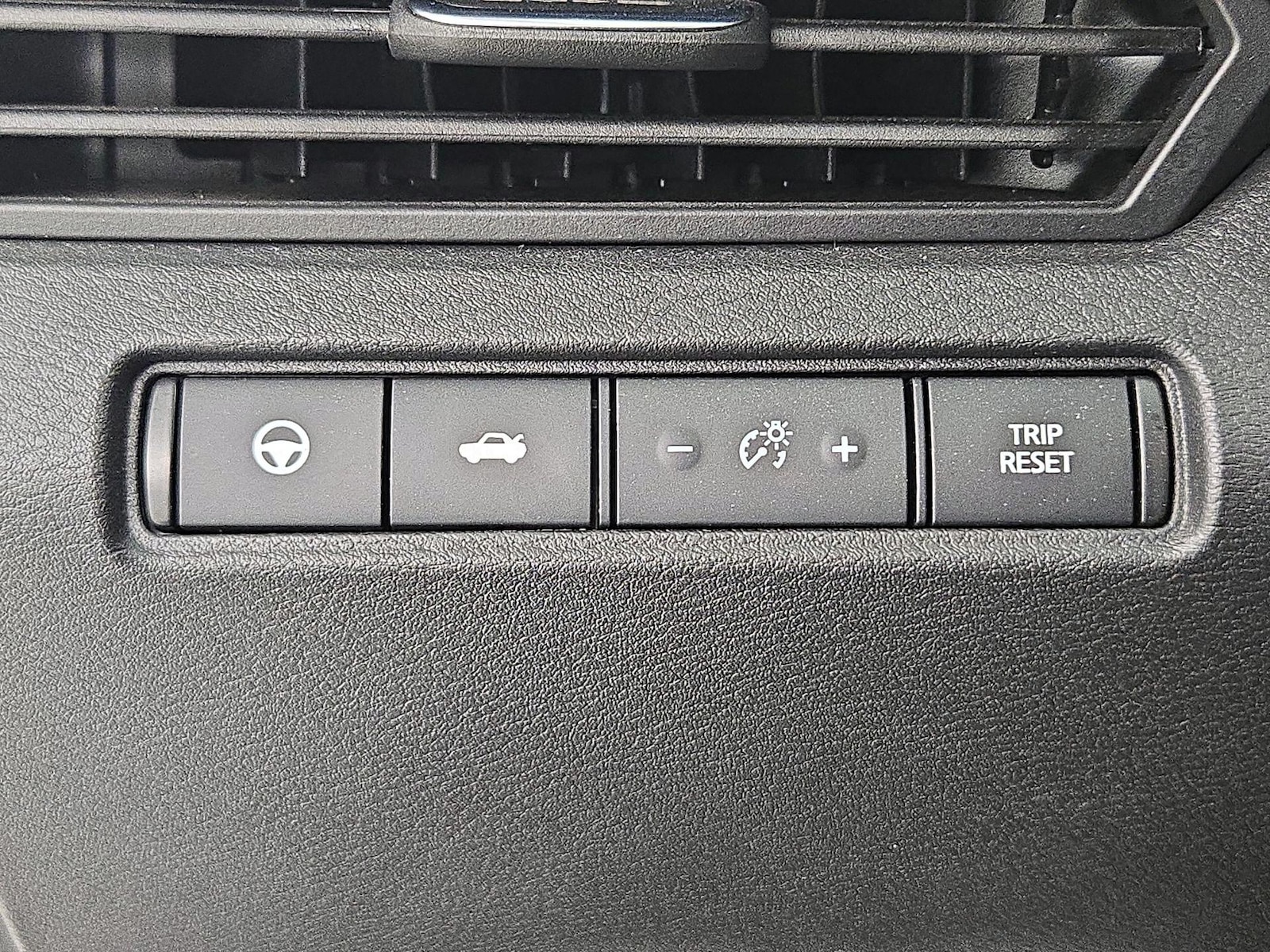 2025 Nissan Altima SL - Photo 14