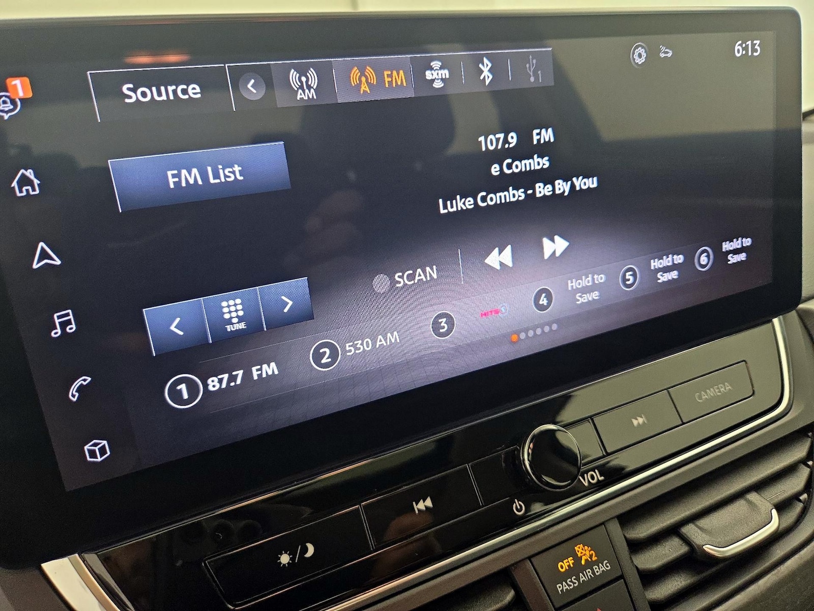 2025 Nissan Altima SL - Photo 17