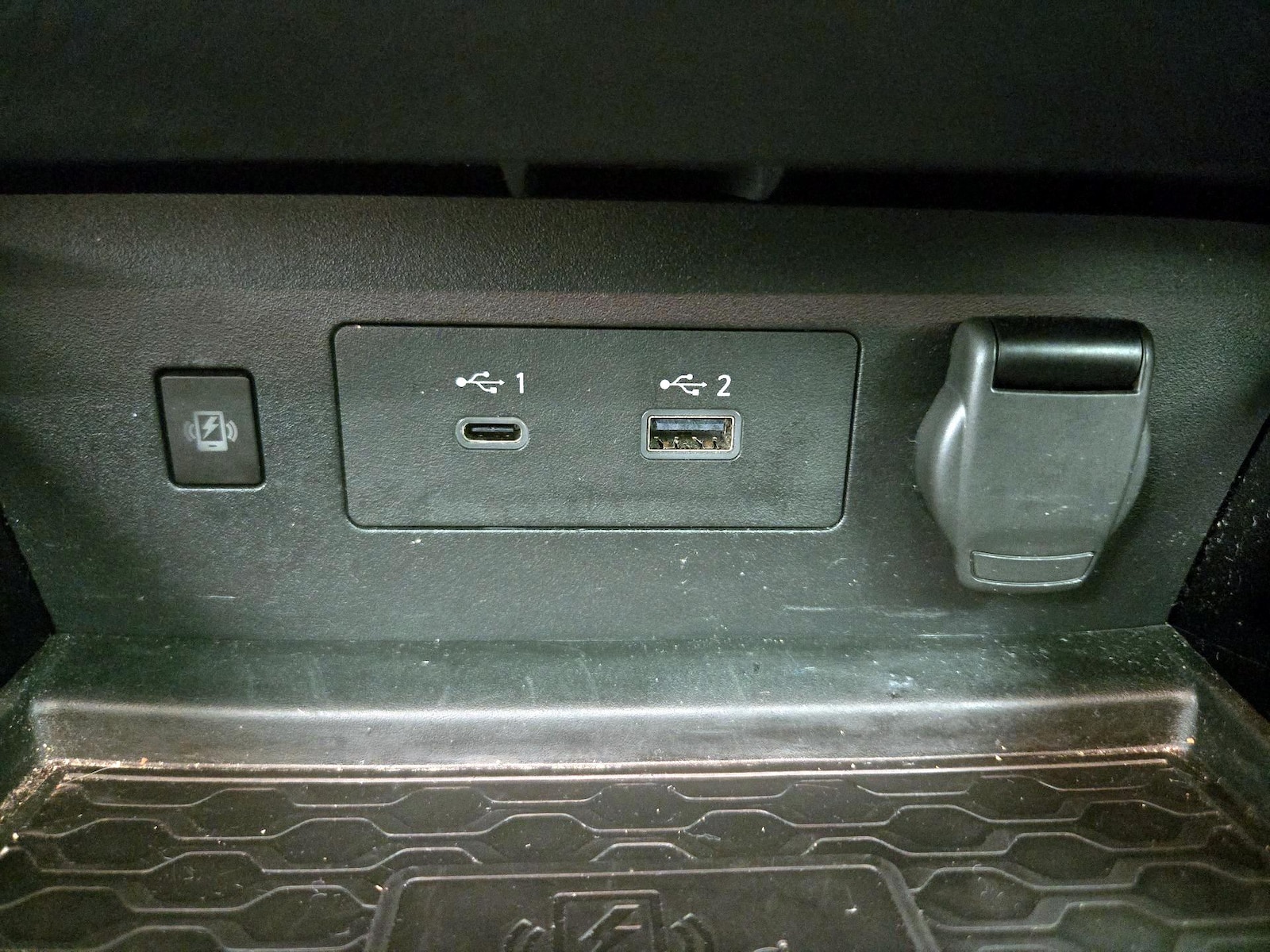 2025 Nissan Altima SL - Photo 20