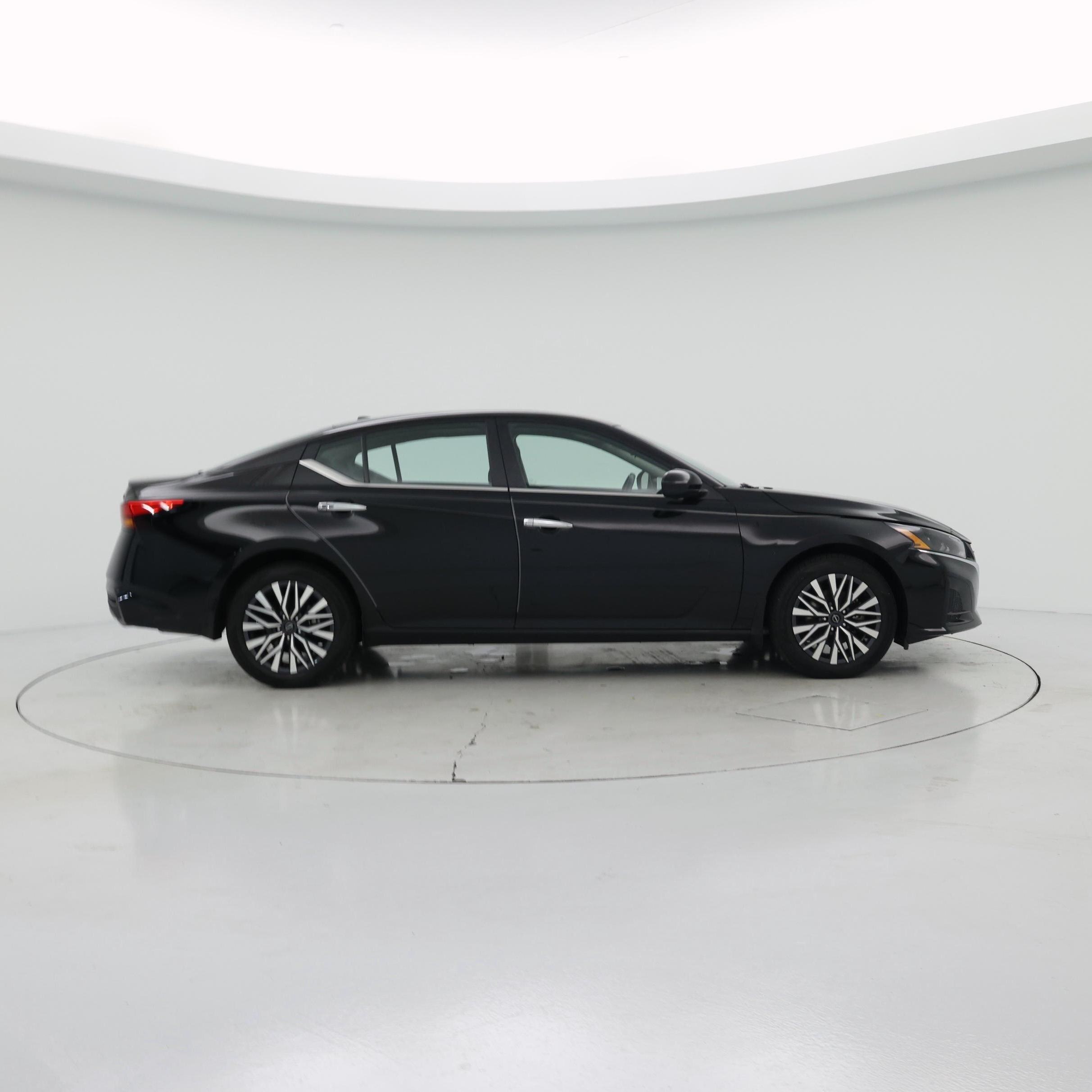 Thumbnail: 2023 Nissan Altima - 7