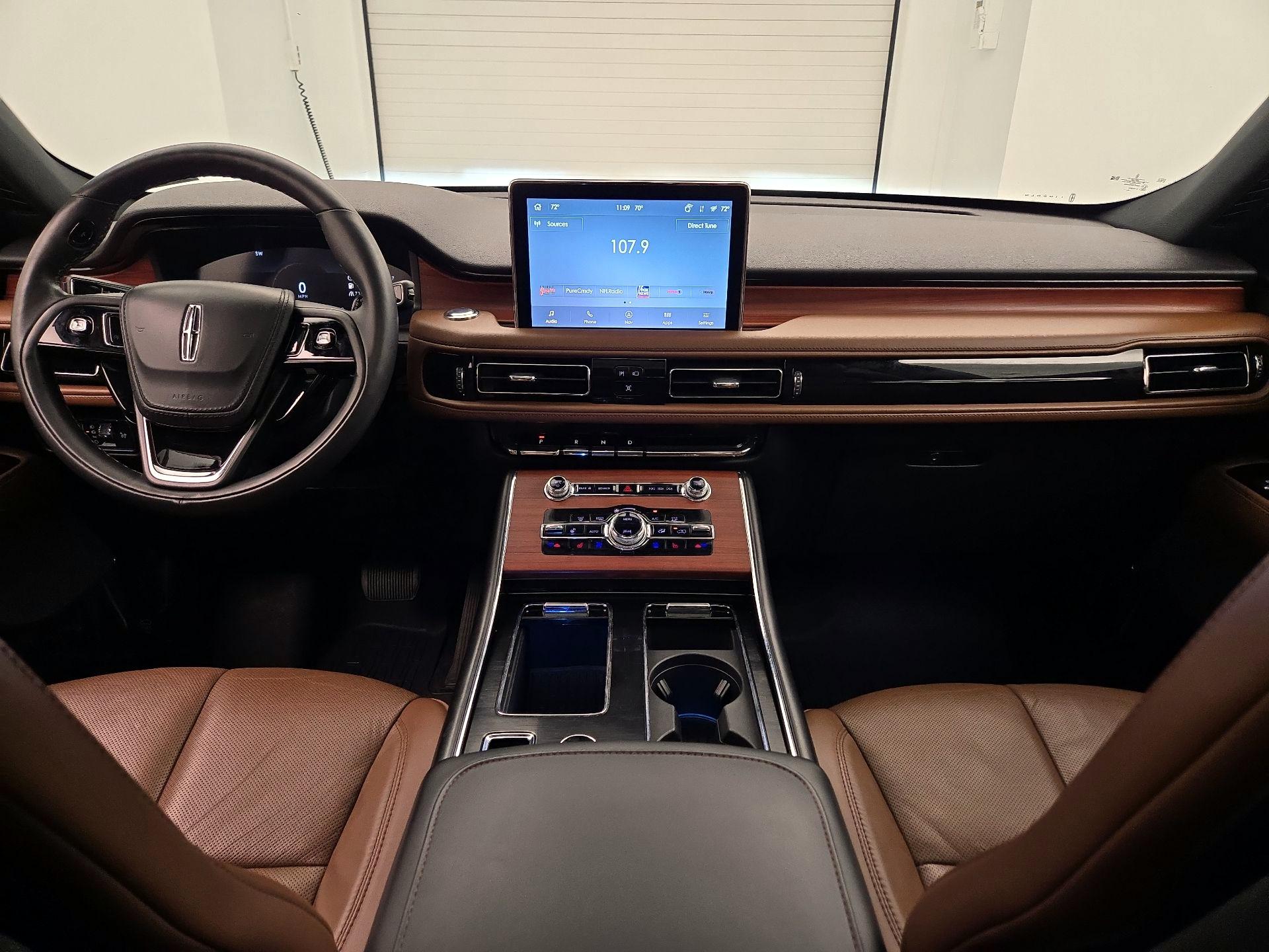 Thumbnail: 2023 Lincoln Aviator - 9