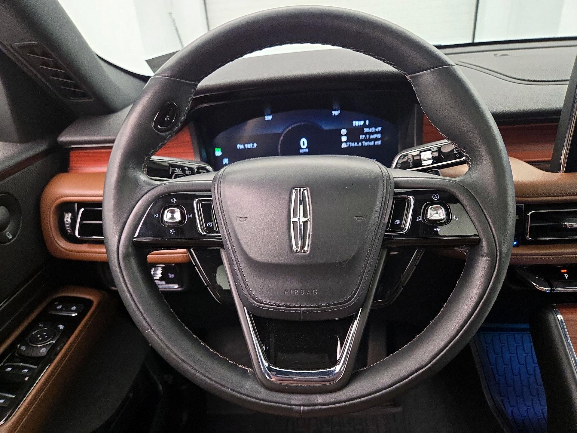 Thumbnail: 2023 Lincoln Aviator - 10