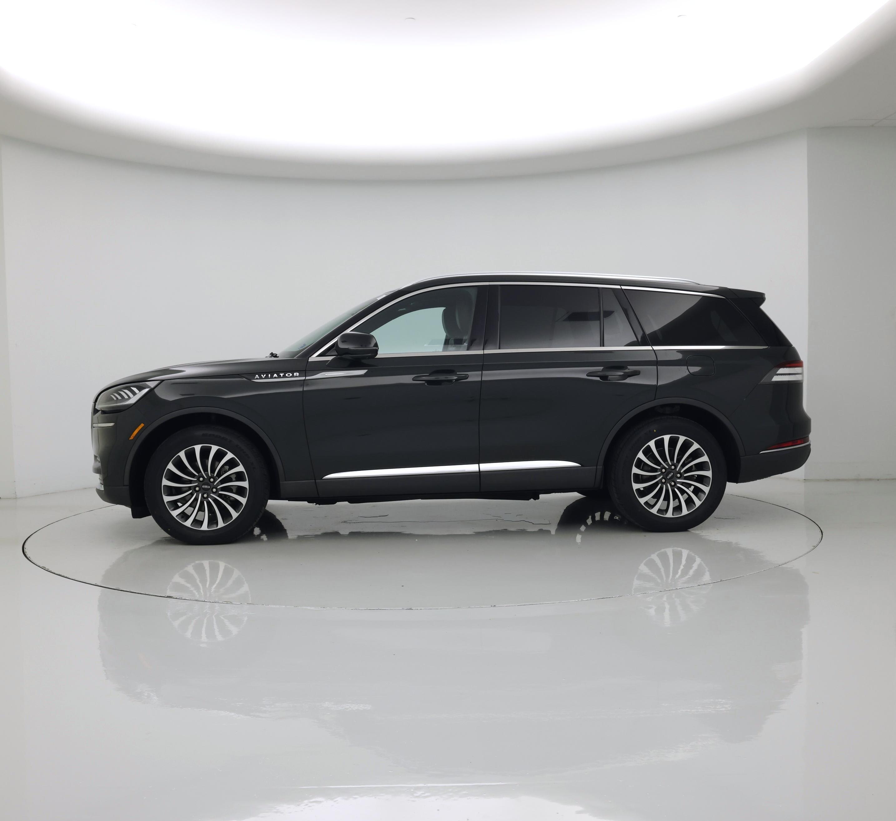 Thumbnail: 2023 Lincoln Aviator - 3