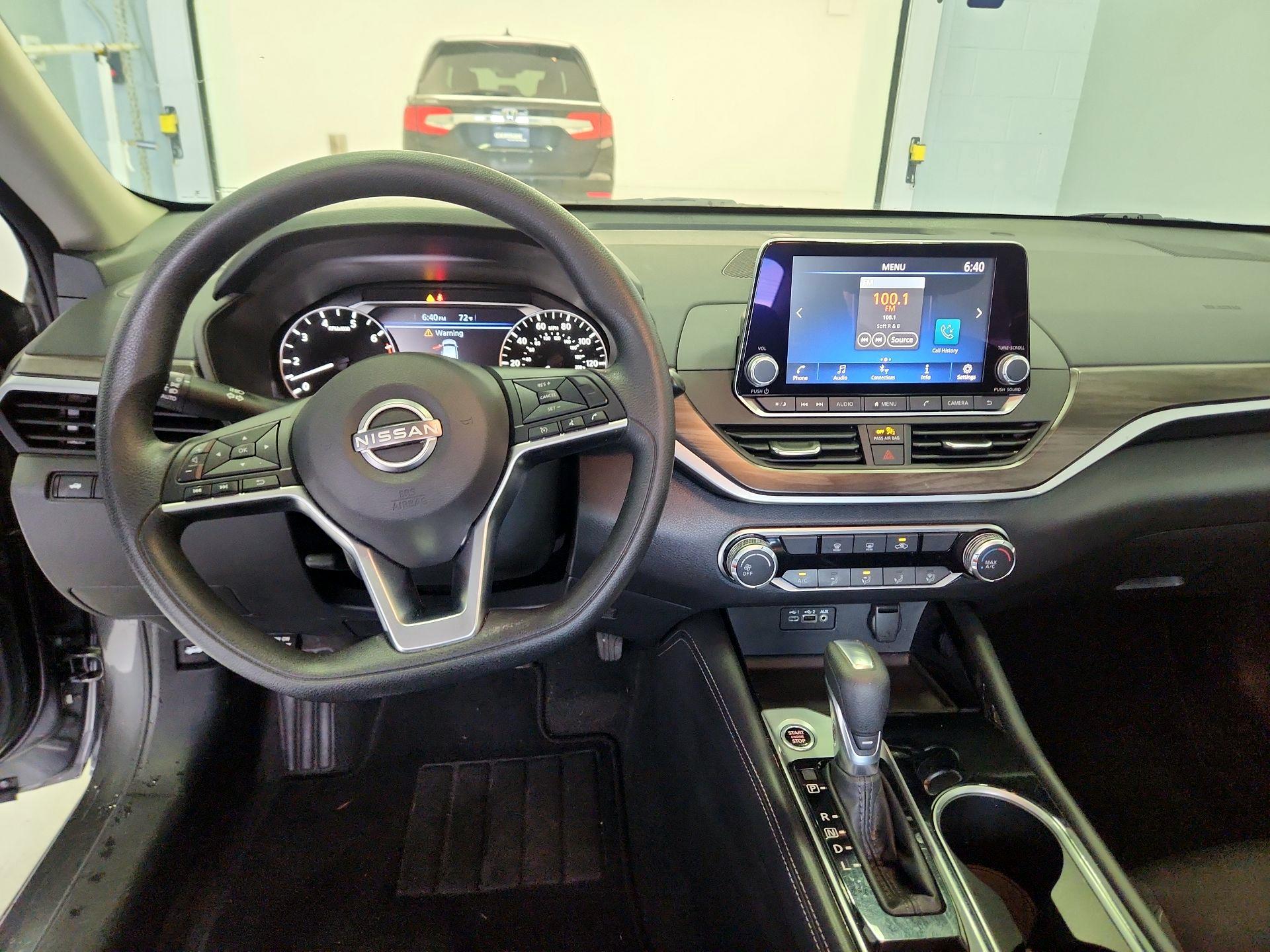 Thumbnail: 2023 Nissan Altima - 9