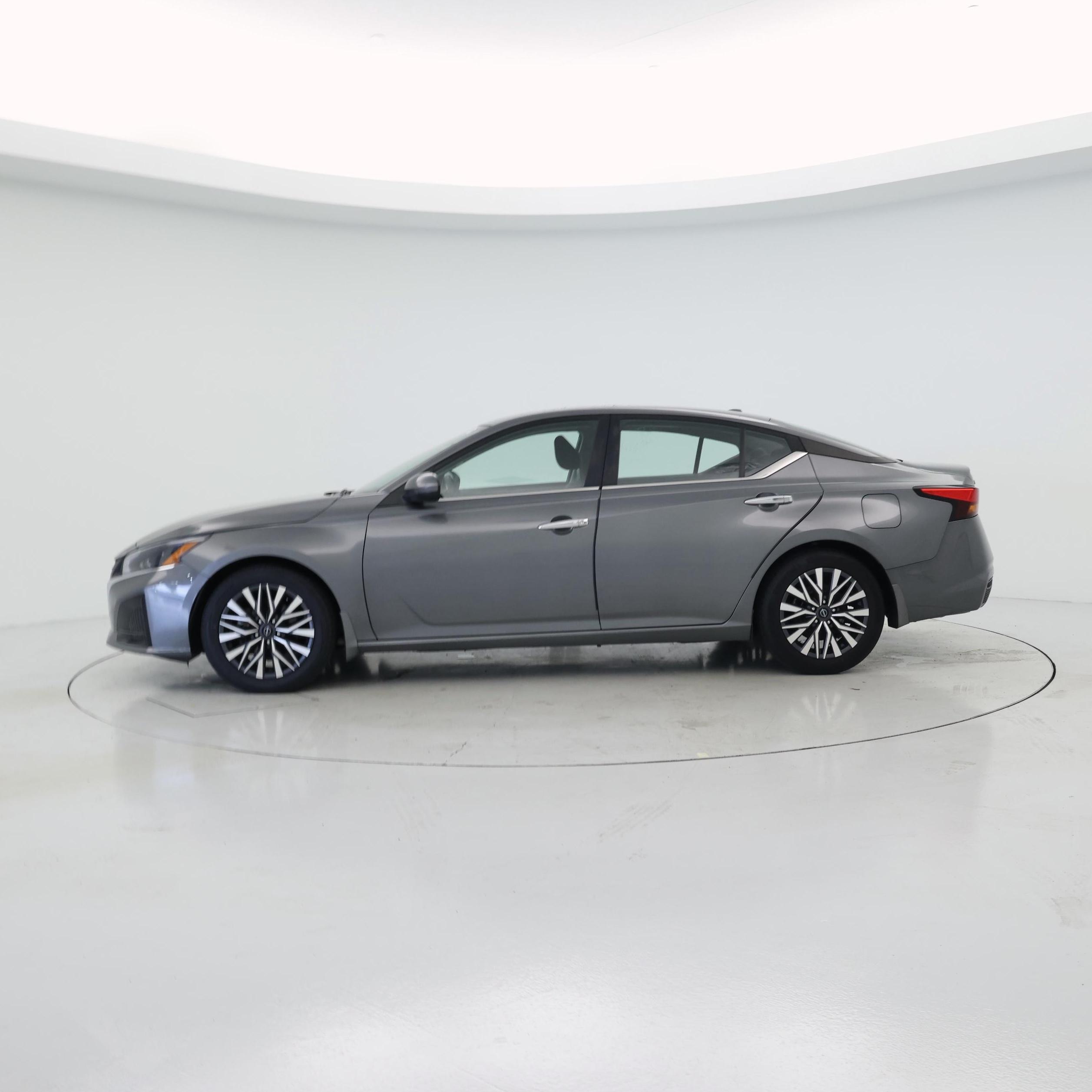 Thumbnail: 2023 Nissan Altima - 3