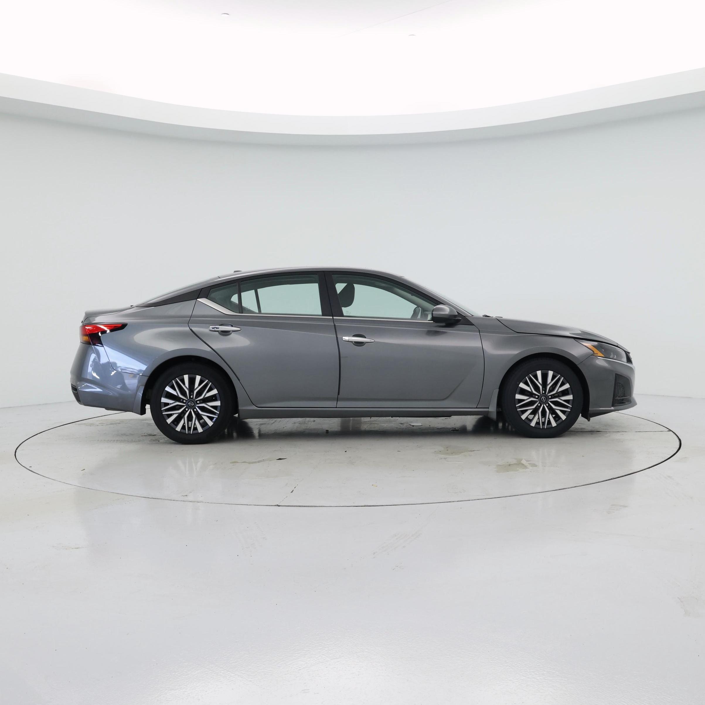 Thumbnail: 2023 Nissan Altima - 7