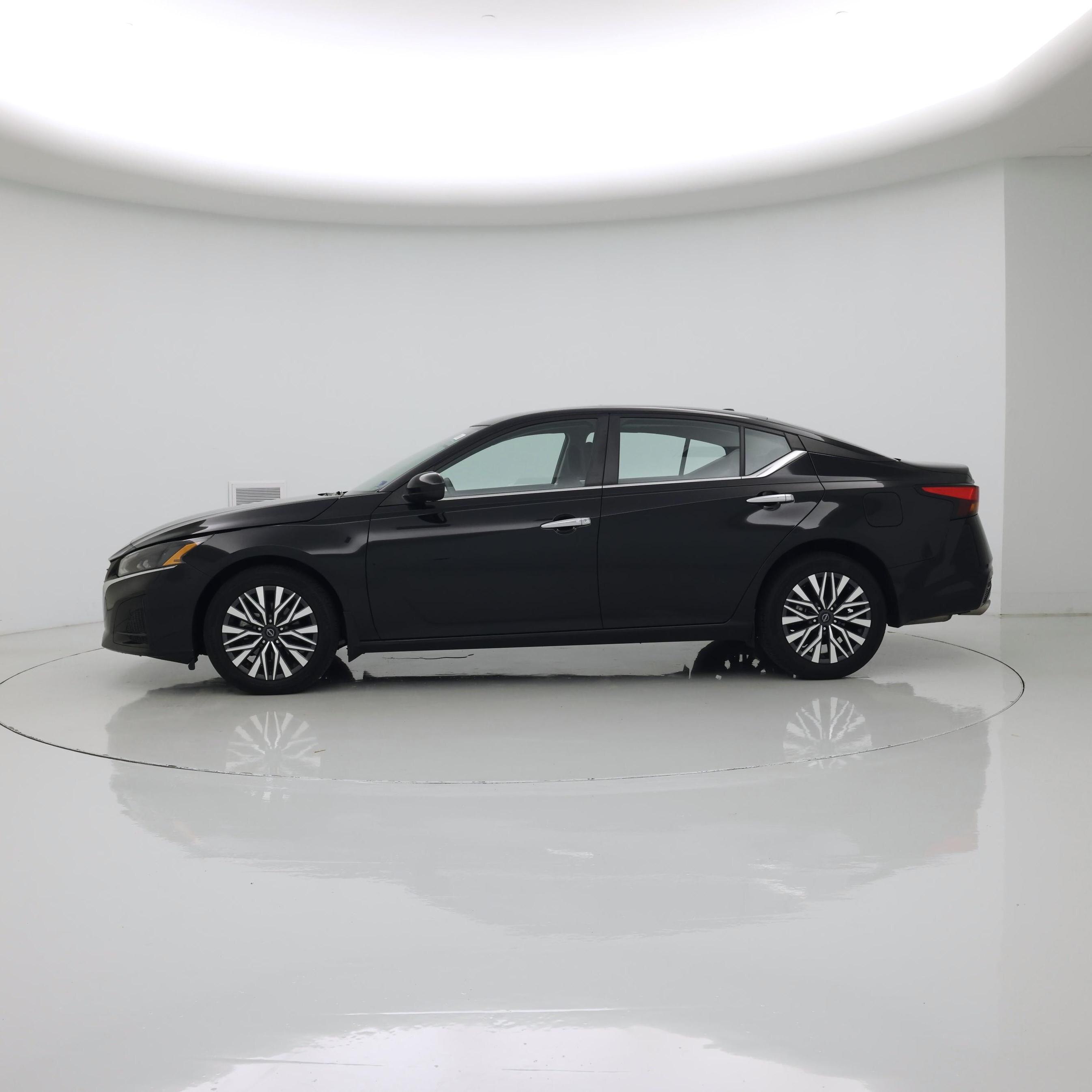 Thumbnail: 2024 Nissan Altima - 3