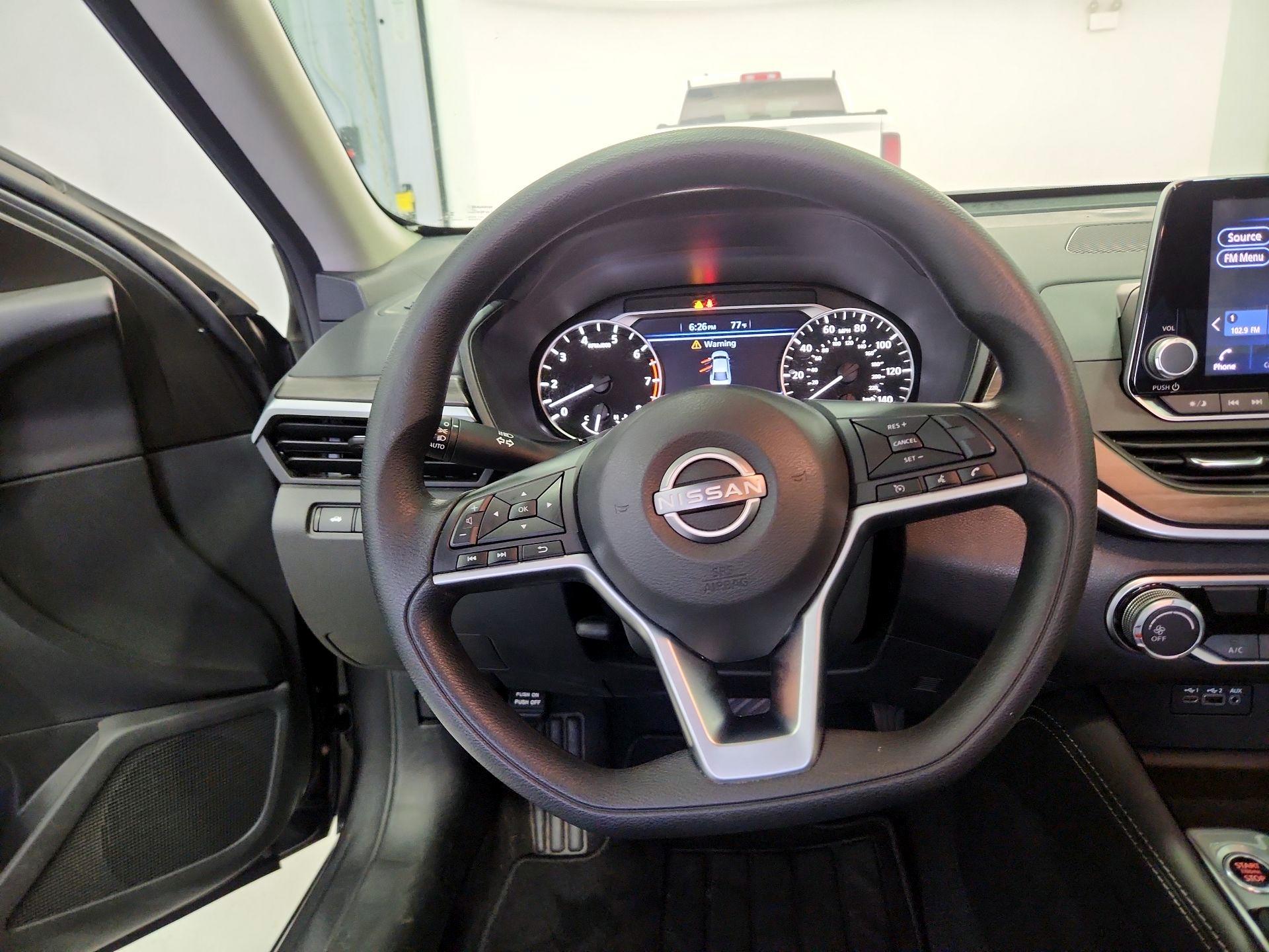 Thumbnail: 2023 Nissan Altima - 10