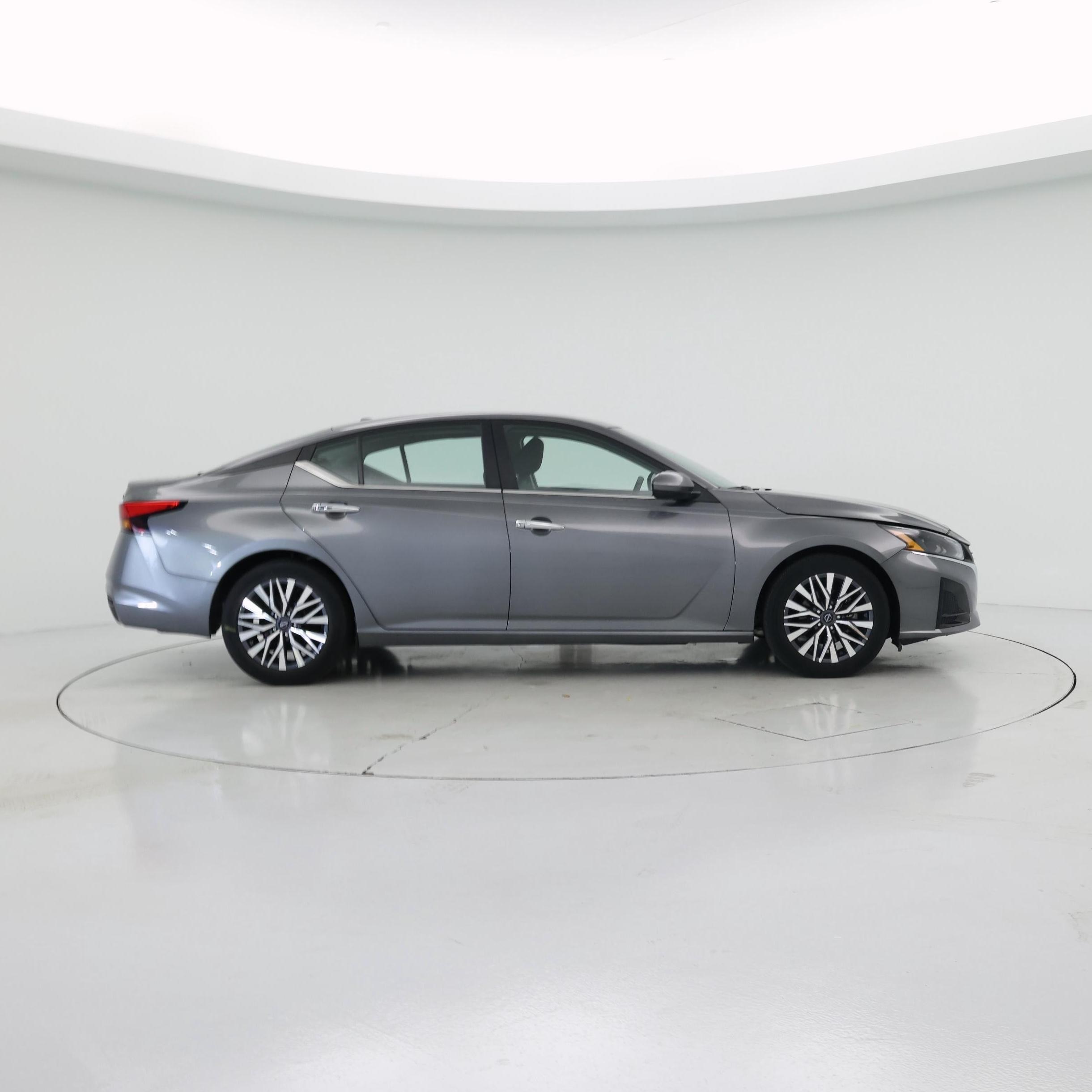 Thumbnail: 2023 Nissan Altima - 7