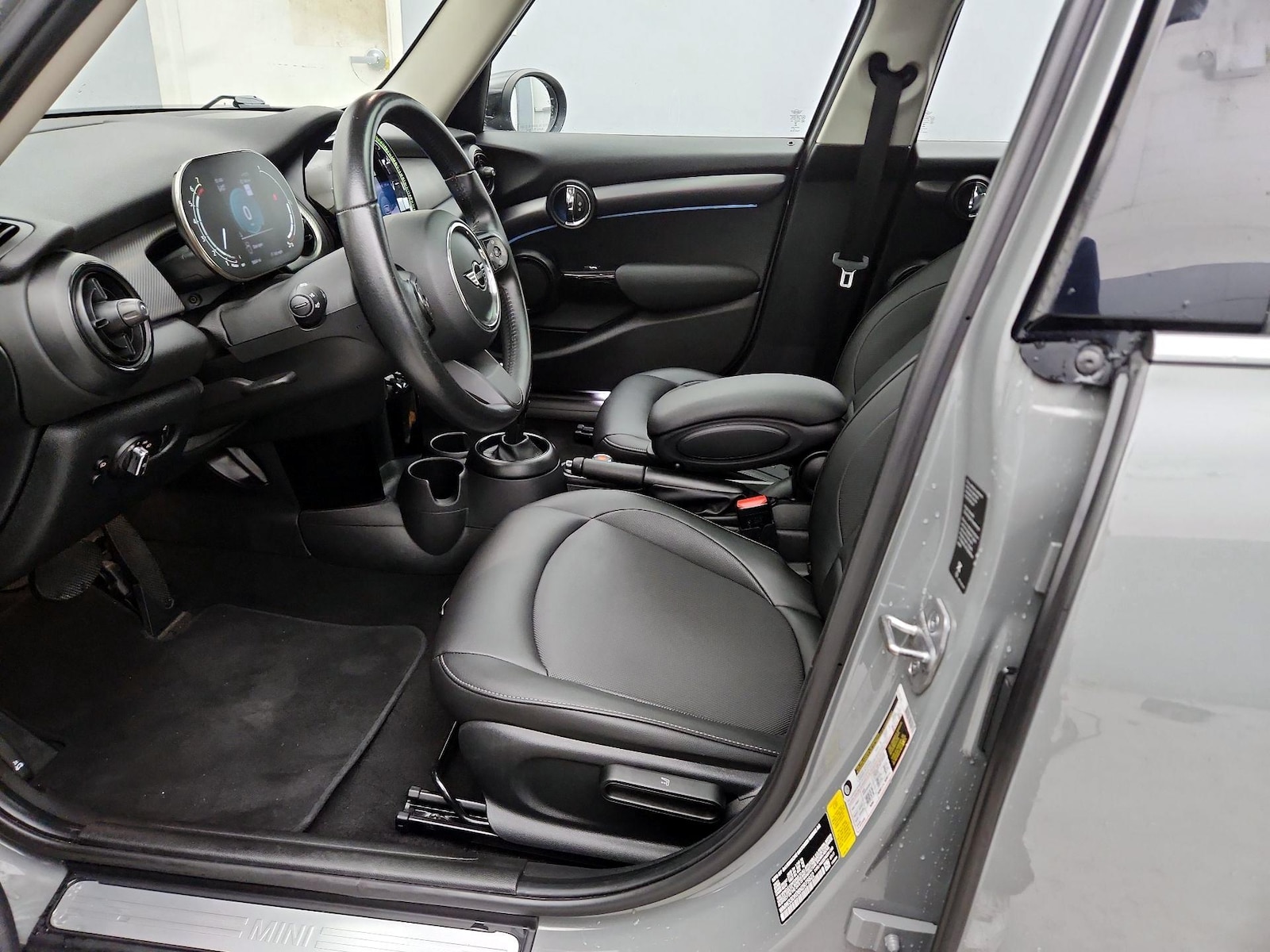 2022 MINI Hardtop 4 Door Base - Photo 12
