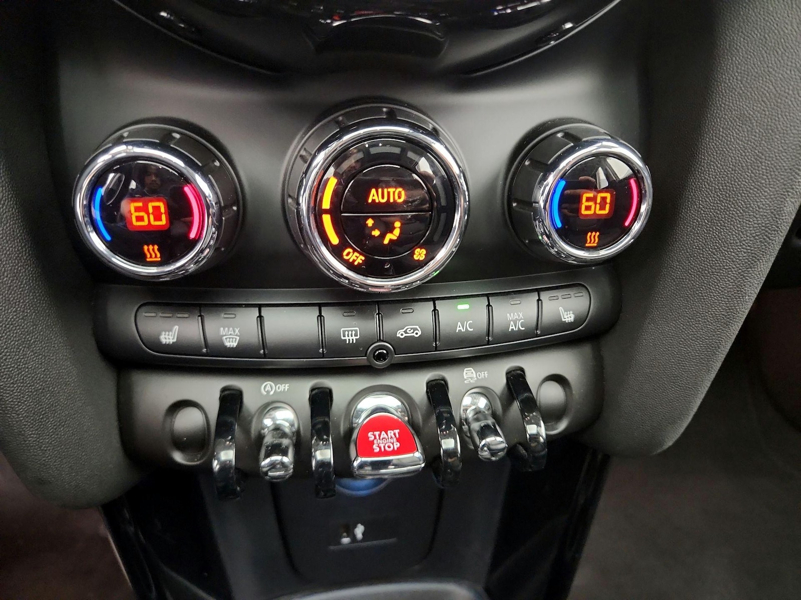 2022 MINI Hardtop 4 Door Base - Photo 17