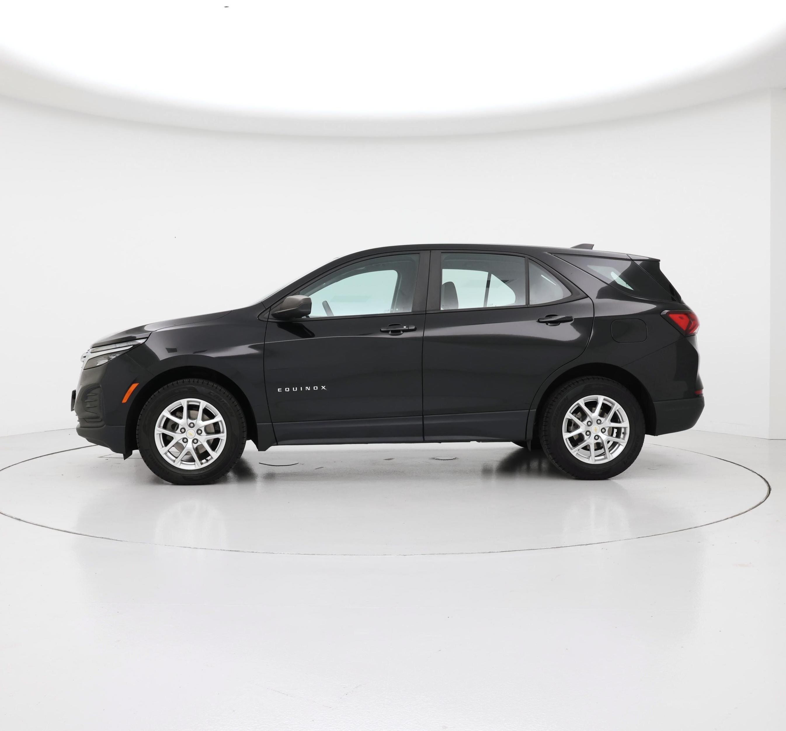 Thumbnail: 2022 Chevrolet Equinox - 3