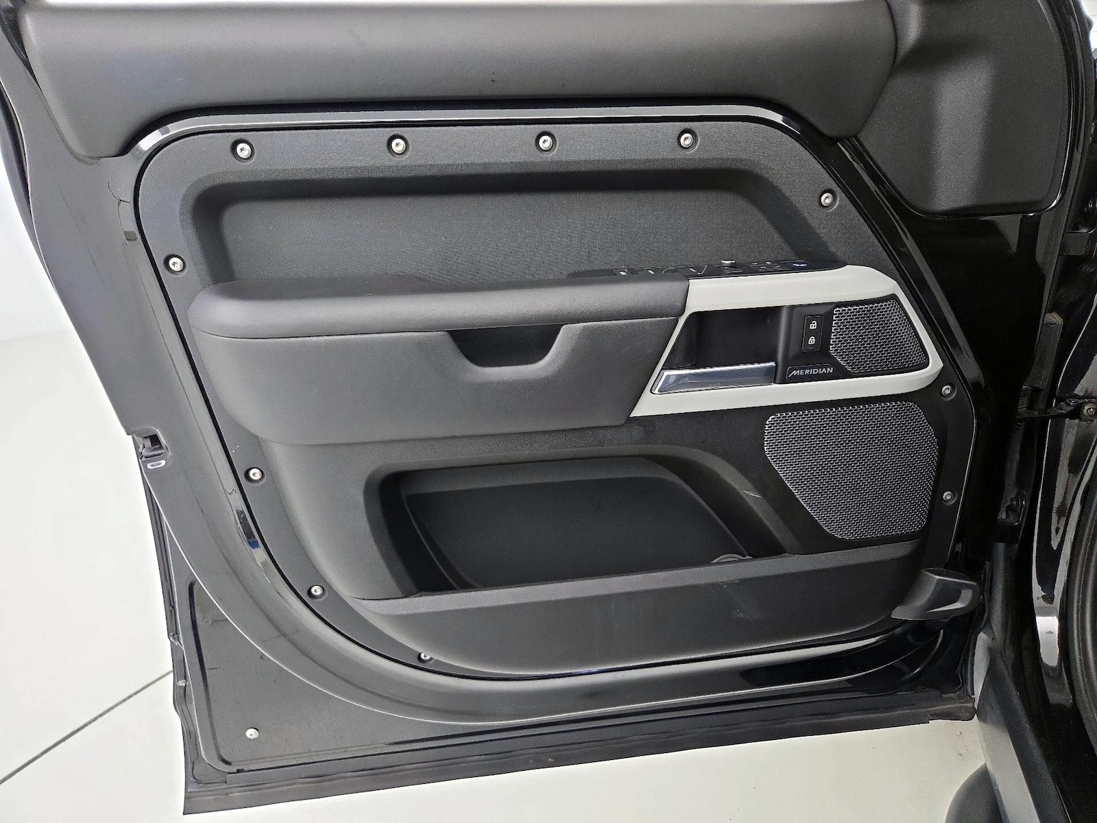 2020 Land Rover Defender SE - Photo 13