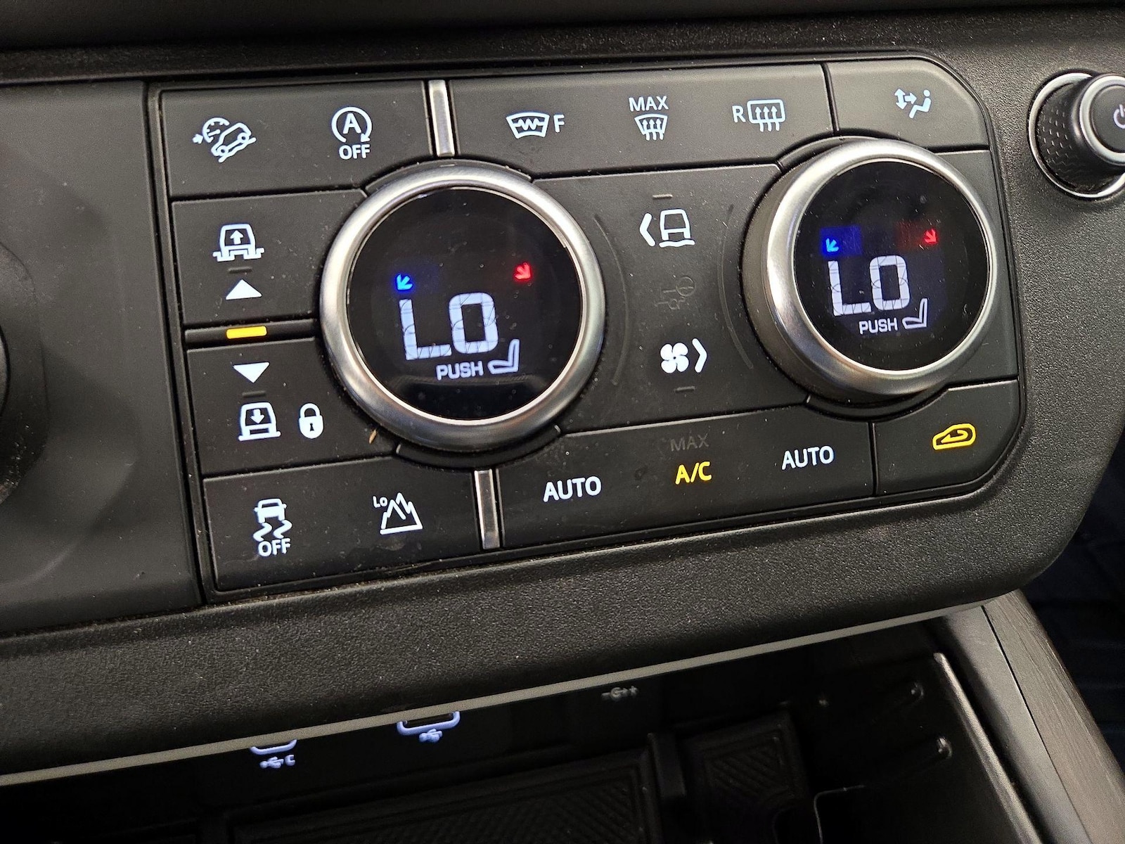 2020 Land Rover Defender SE - Photo 18
