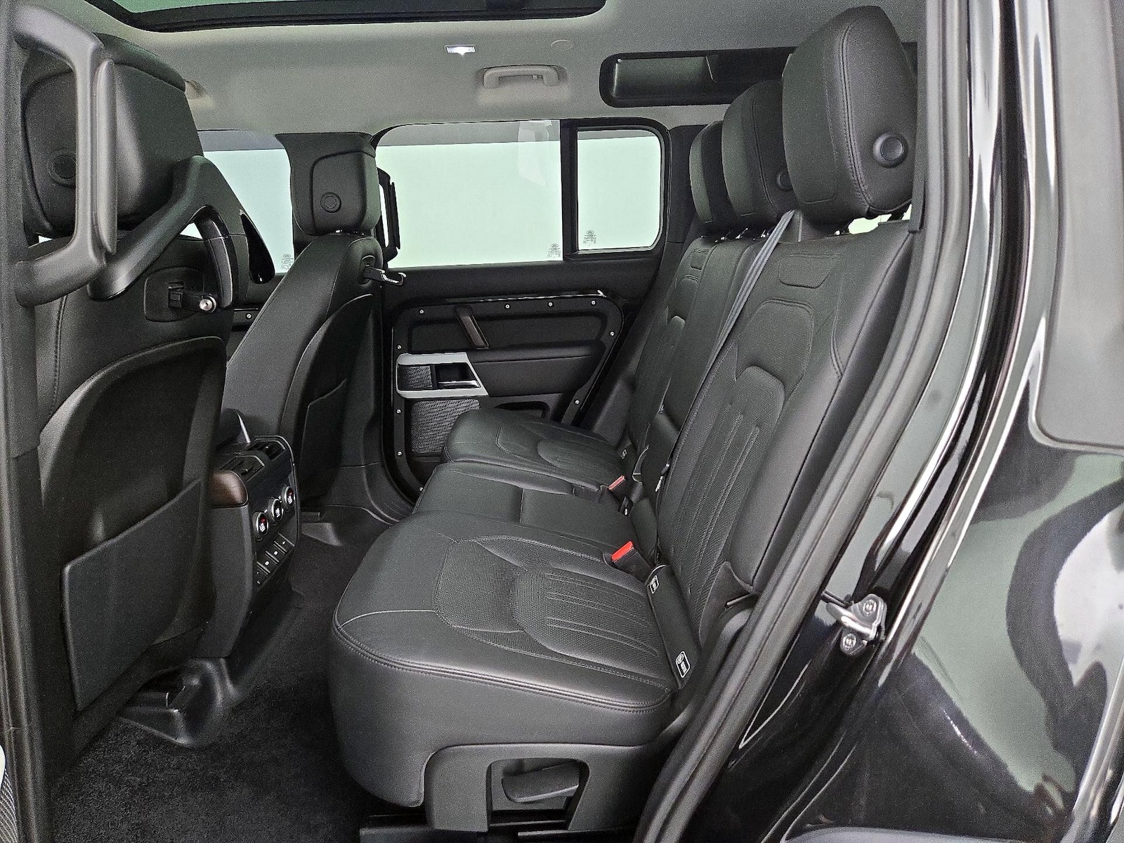 2020 Land Rover Defender SE - Photo 22