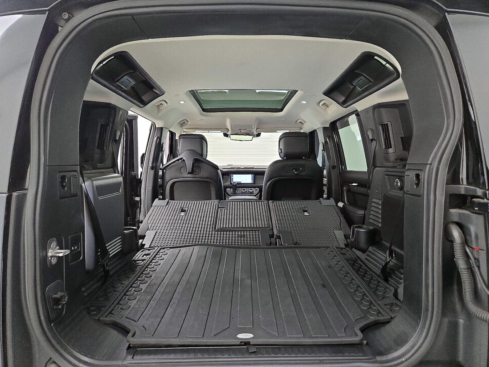 2020 Land Rover Defender SE - Photo 24