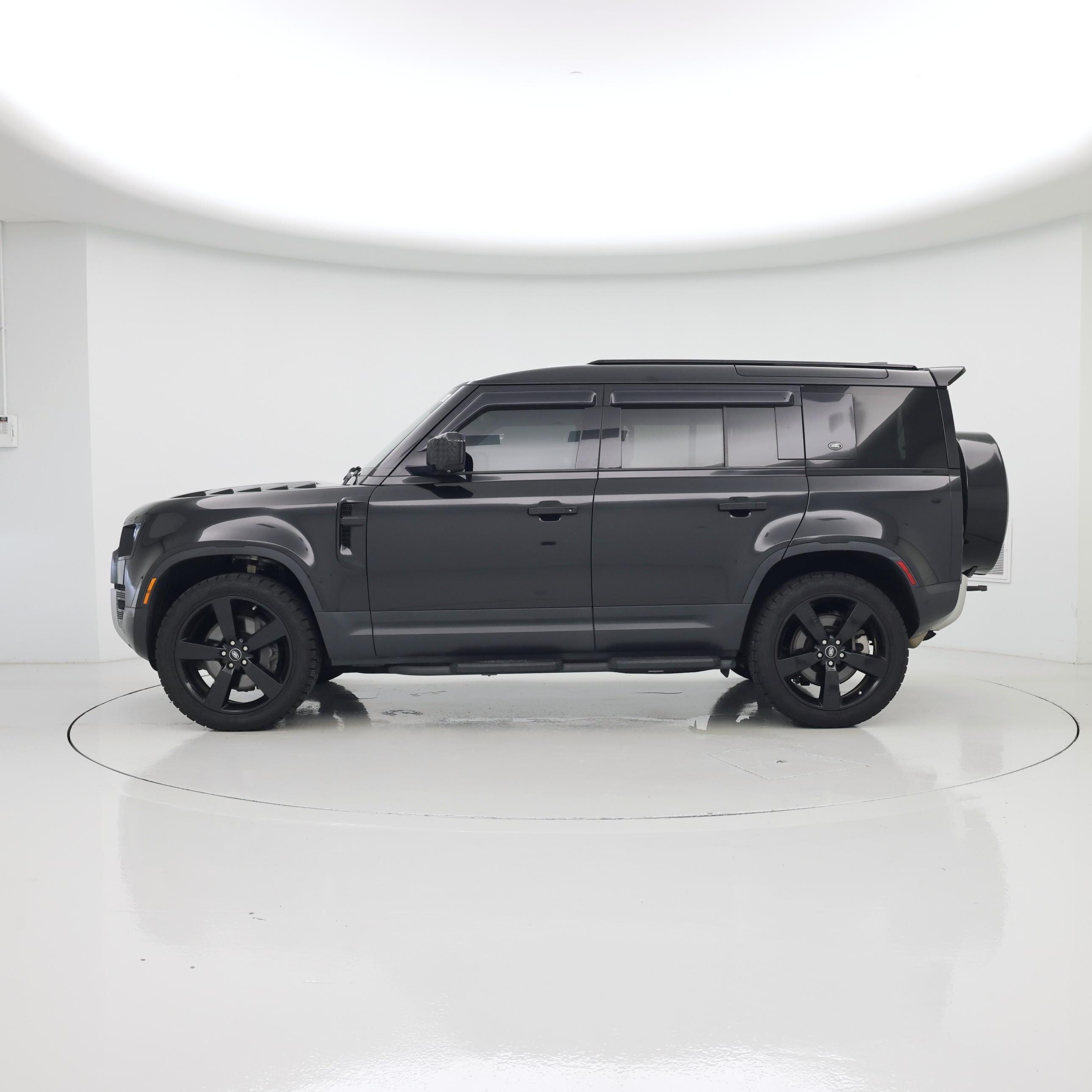 Thumbnail: 2020 Land Rover Defender - 3