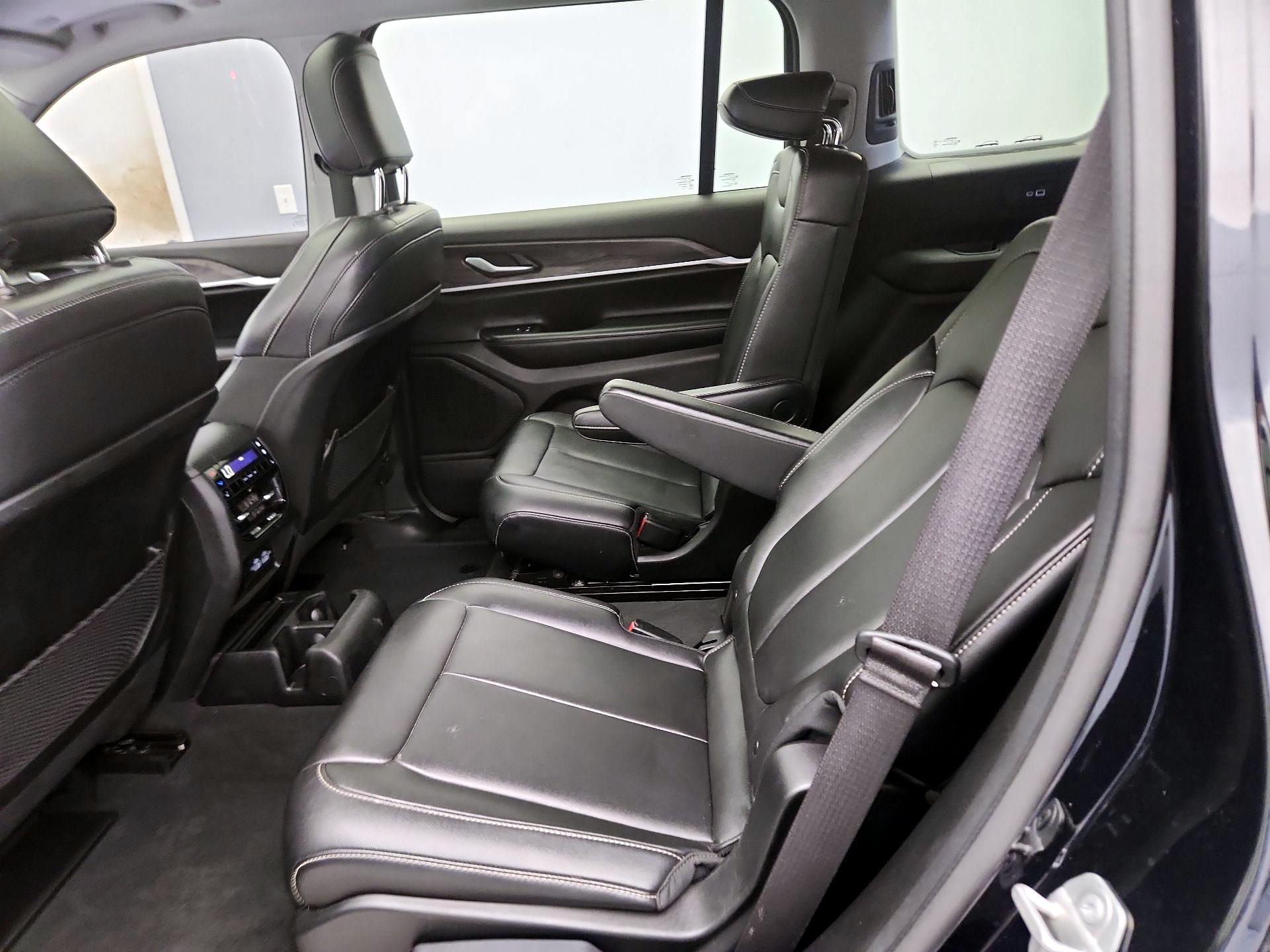 Thumbnail: 2023 Jeep Grand Cherokee L - 20