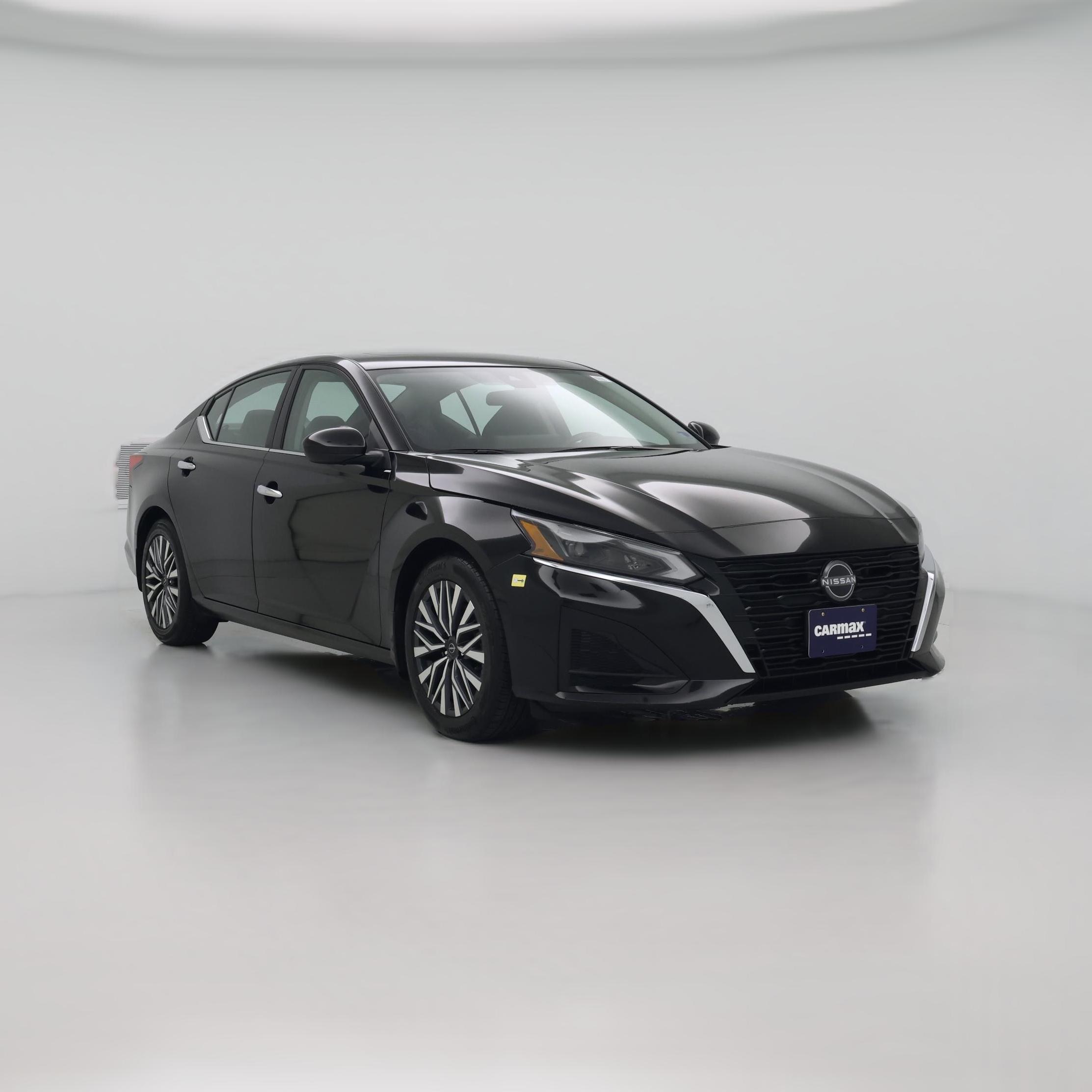 Thumbnail: 2023 Nissan Altima - 1
