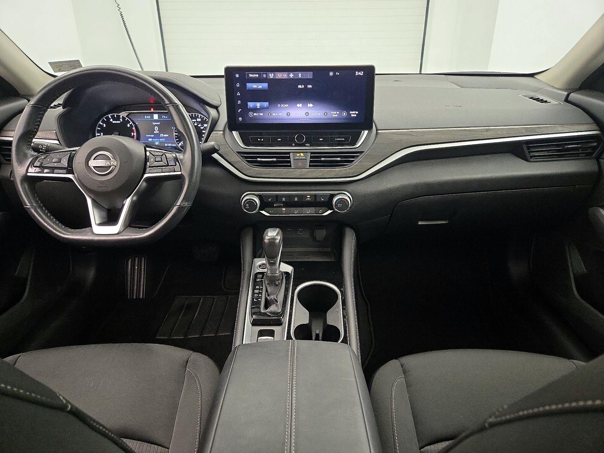 Thumbnail: 2023 Nissan Altima - 9