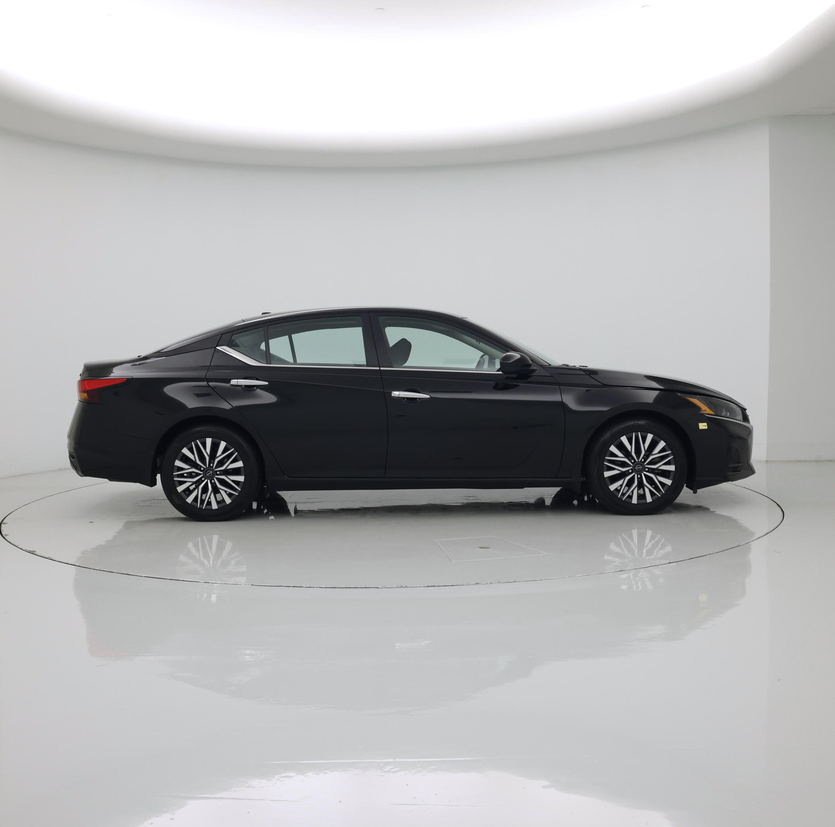 Thumbnail: 2023 Nissan Altima - 7