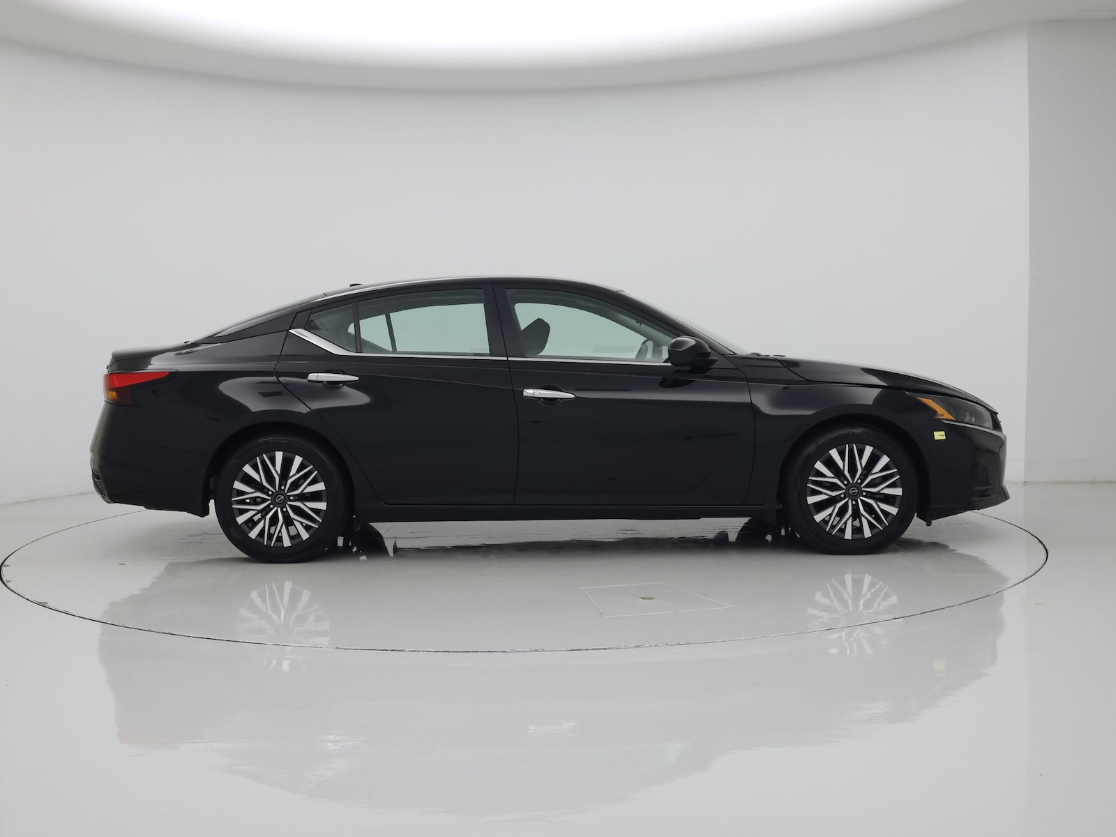 2023 Nissan Altima SV - Photo 8