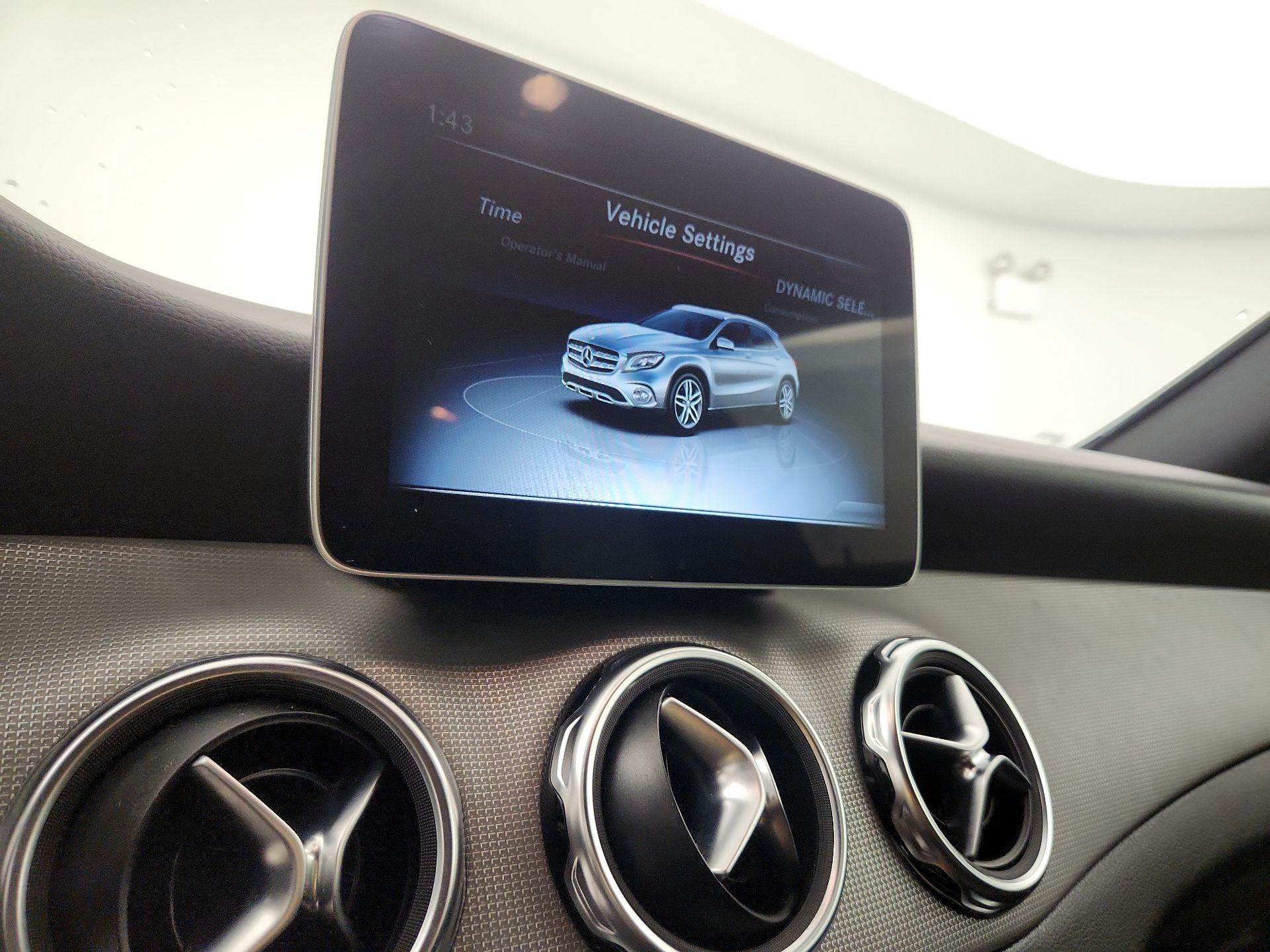 Thumbnail: 2020 Mercedes-Benz GLA - 15