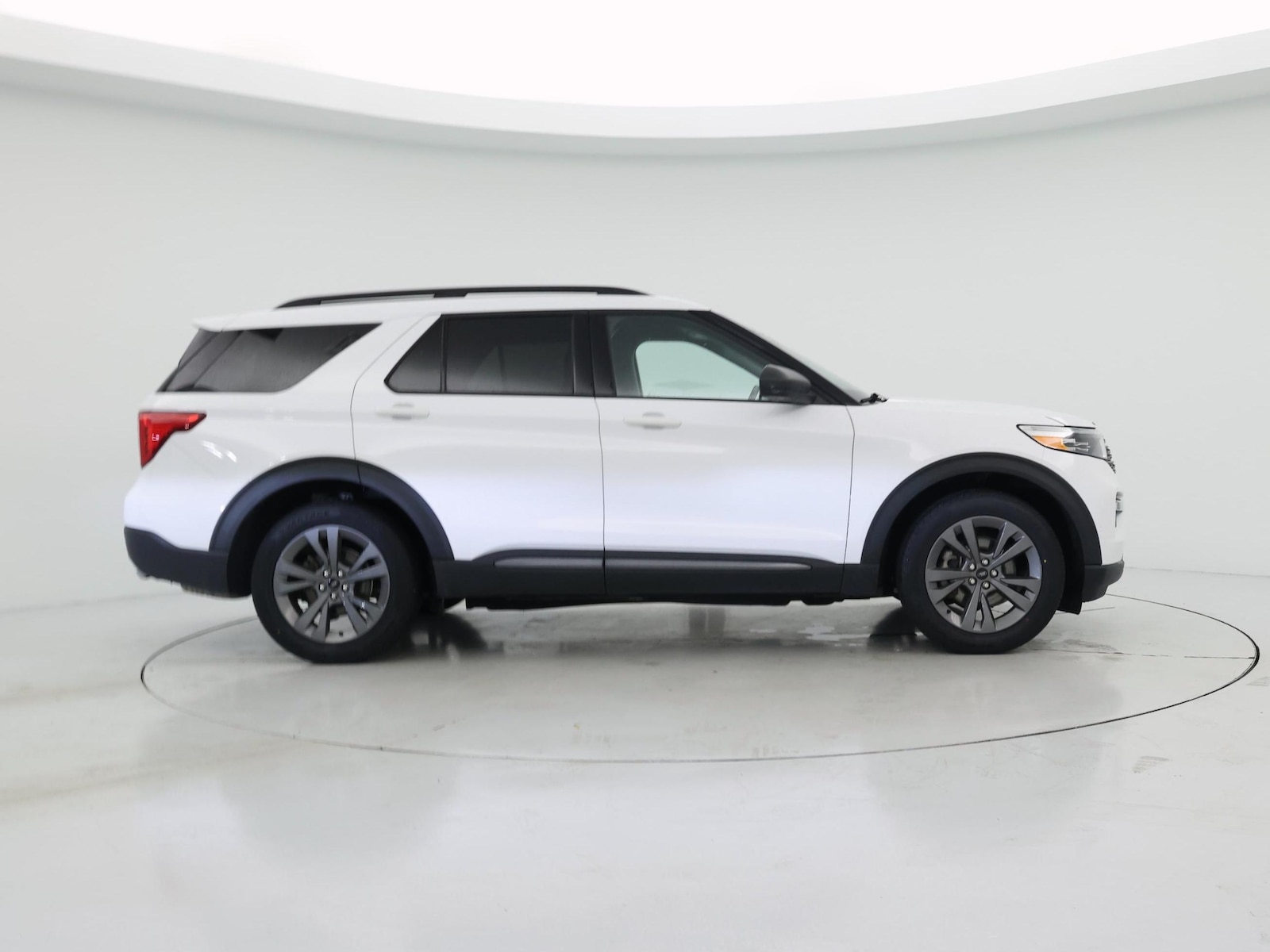 2021 Ford Explorer XLT - Photo 8