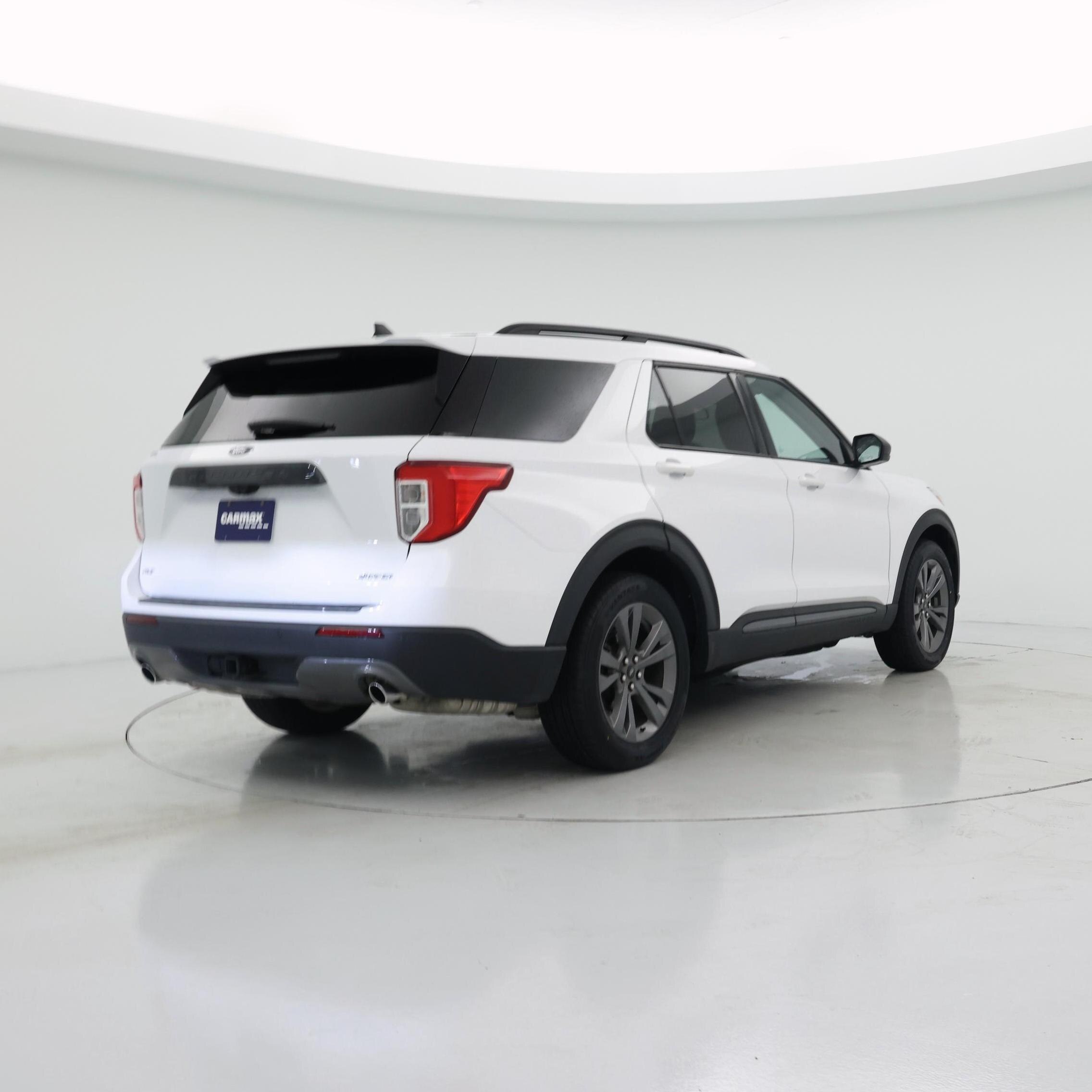Thumbnail: 2021 Ford Explorer - 8