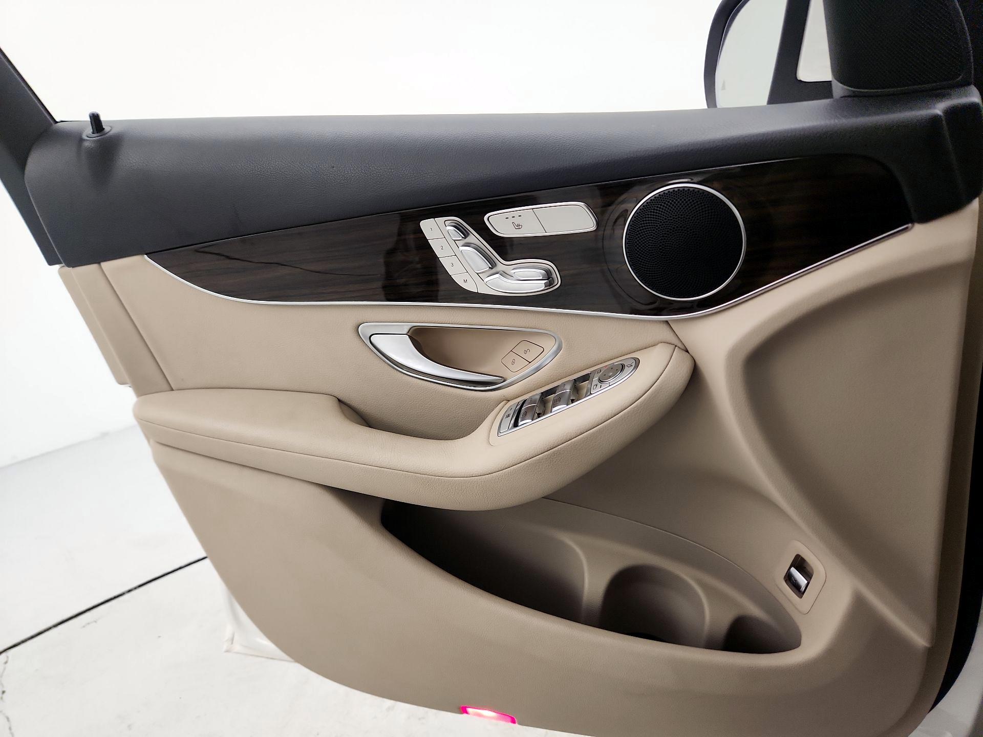Thumbnail: 2021 Mercedes-Benz GLC - 12