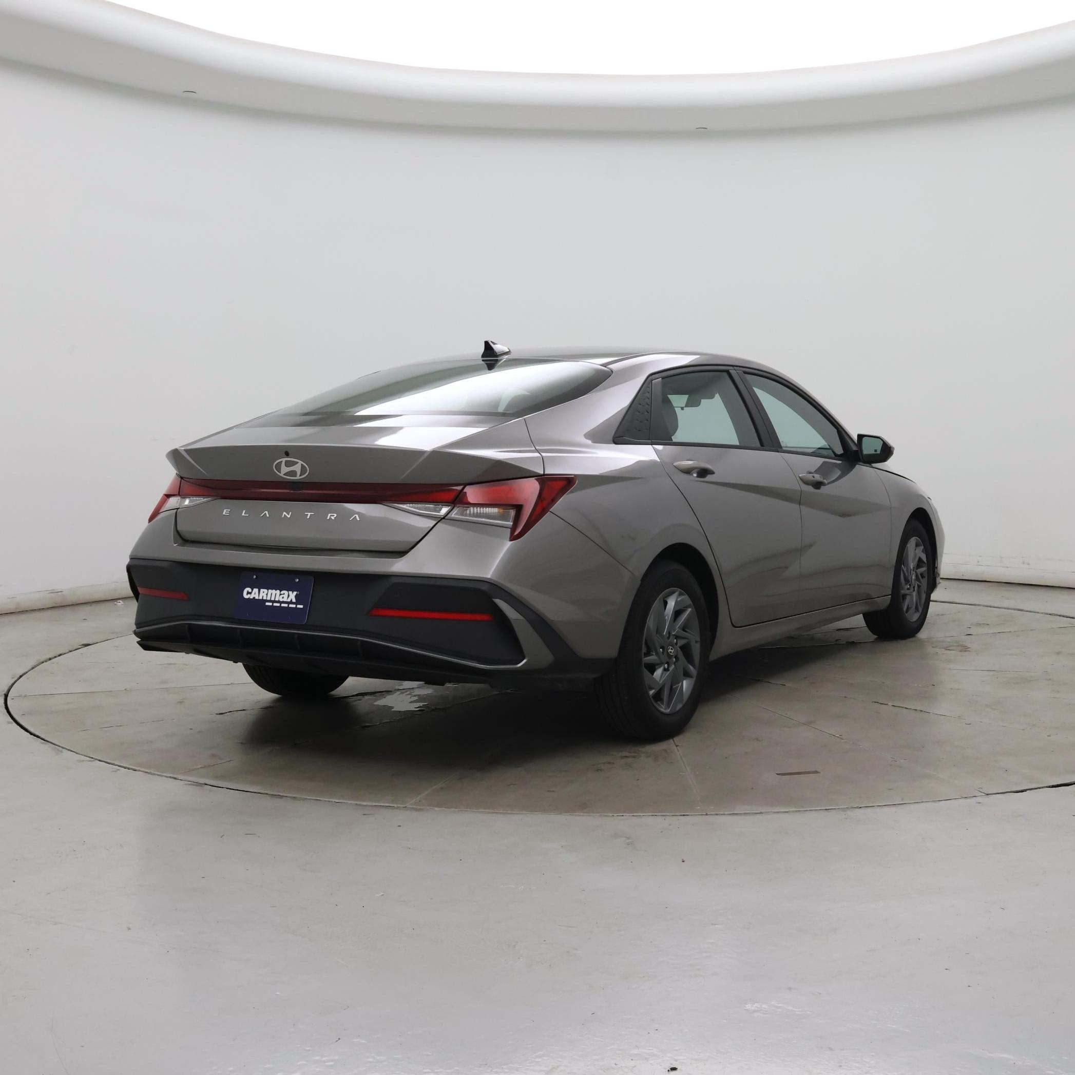 Thumbnail: 2024 Hyundai Elantra - 8