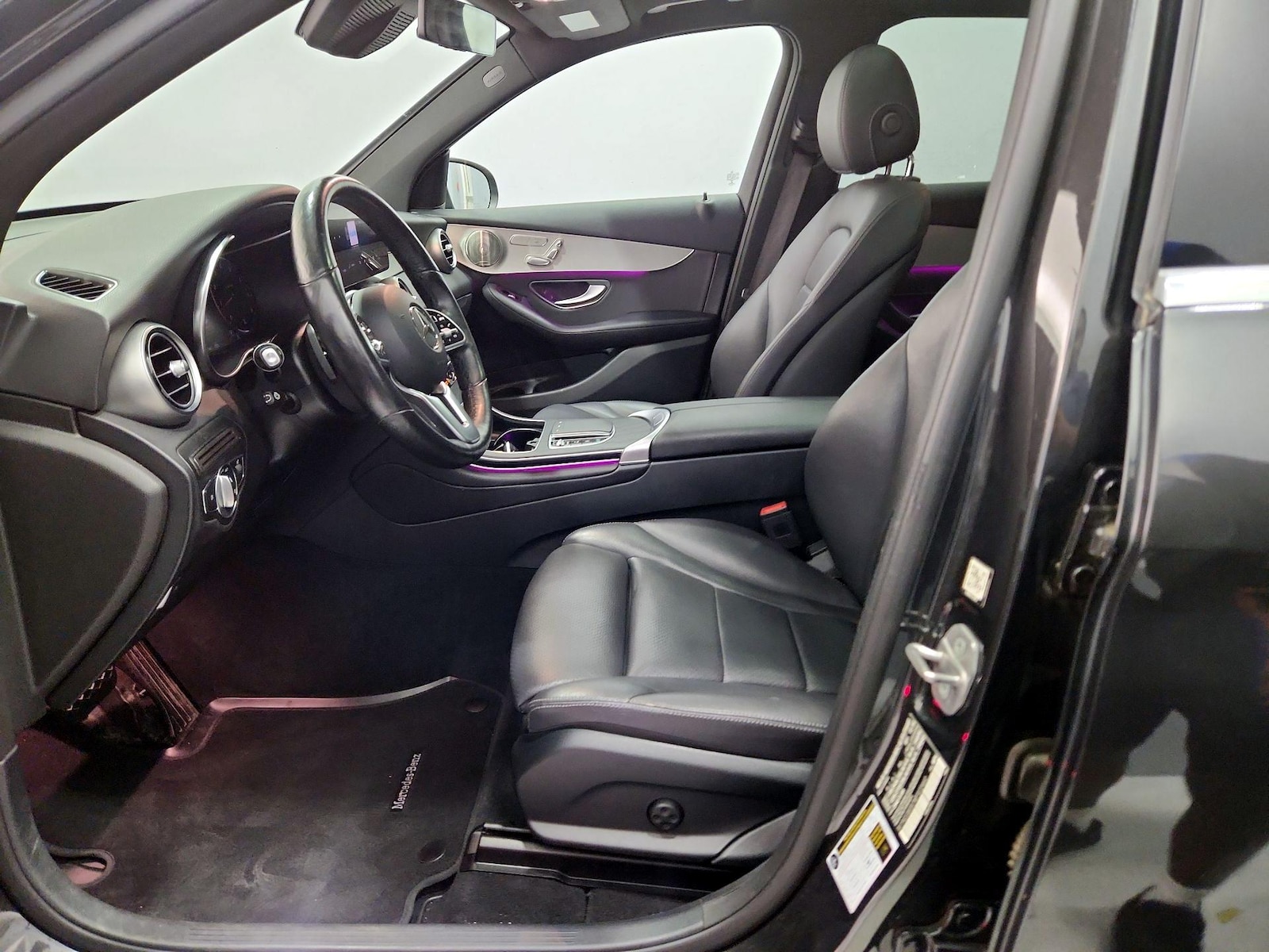 2021 Mercedes-Benz GLC GLC300 - Photo 12