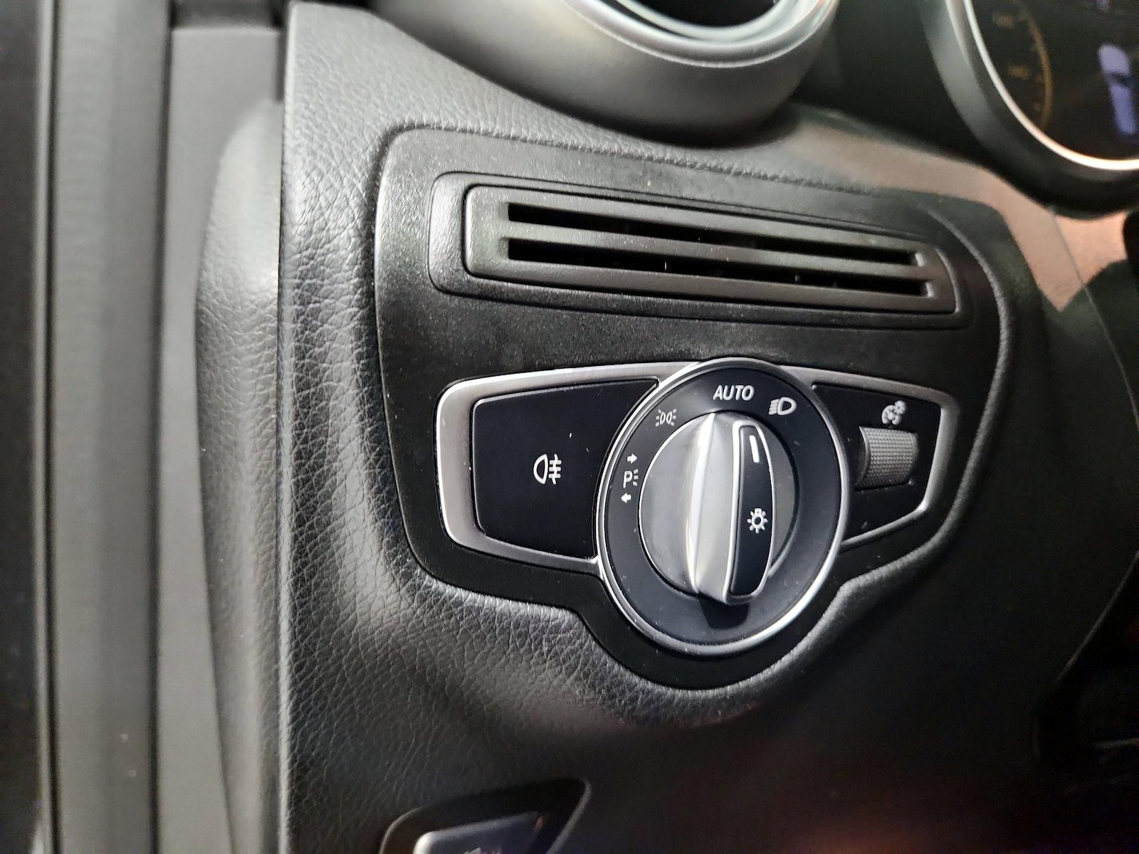 2021 Mercedes-Benz GLC GLC300 - Photo 14