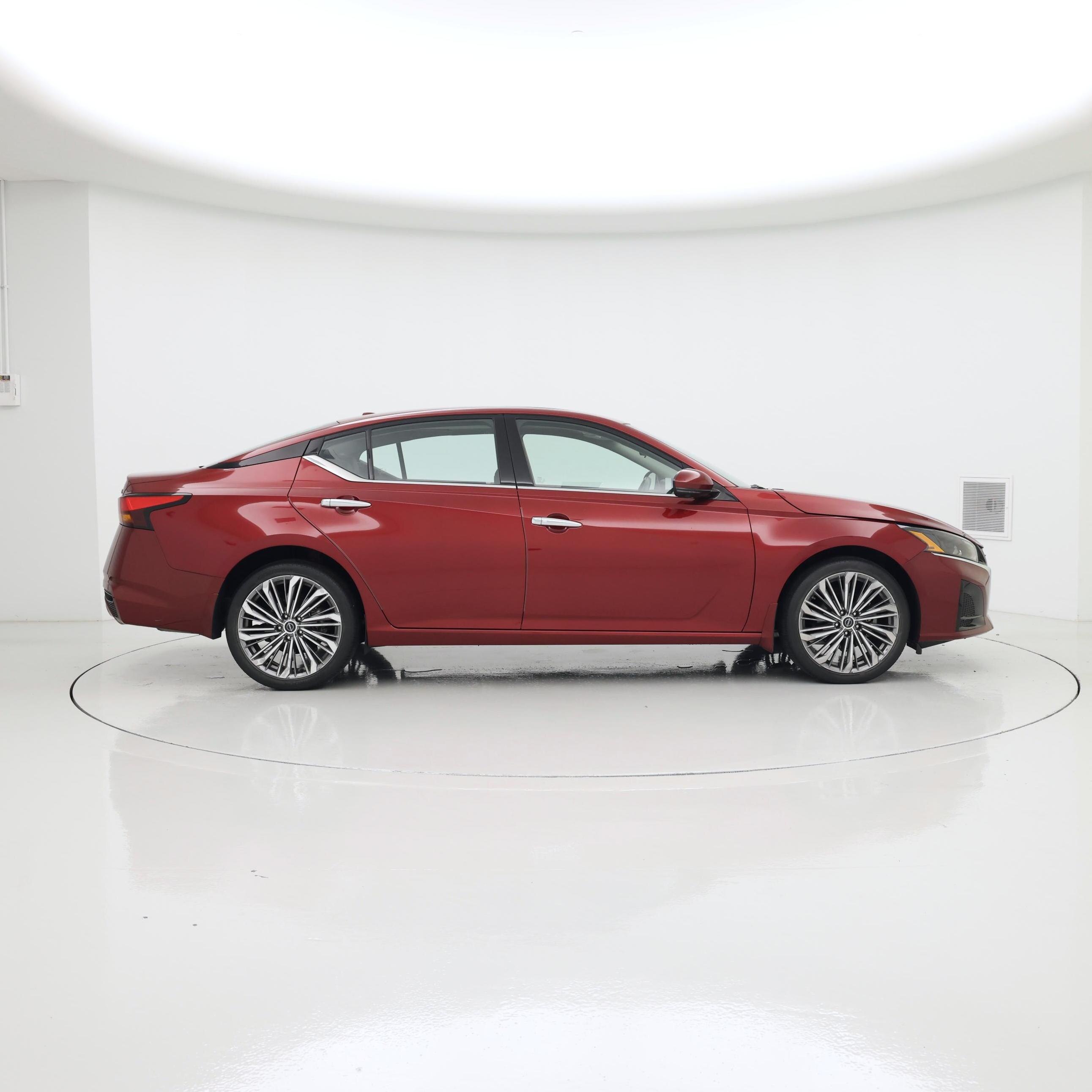 Thumbnail: 2023 Nissan Altima - 7