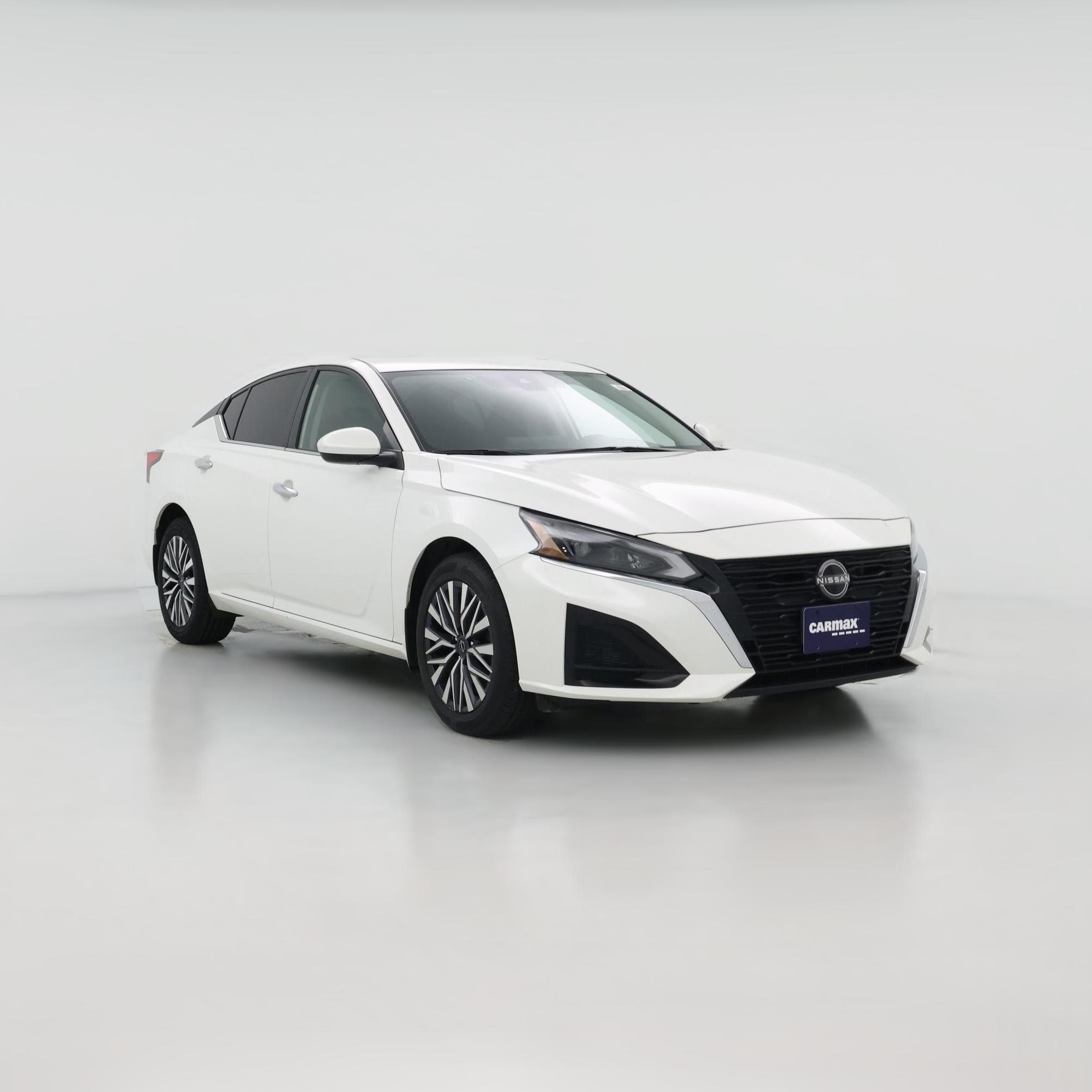 Thumbnail: 2023 Nissan Altima - 1