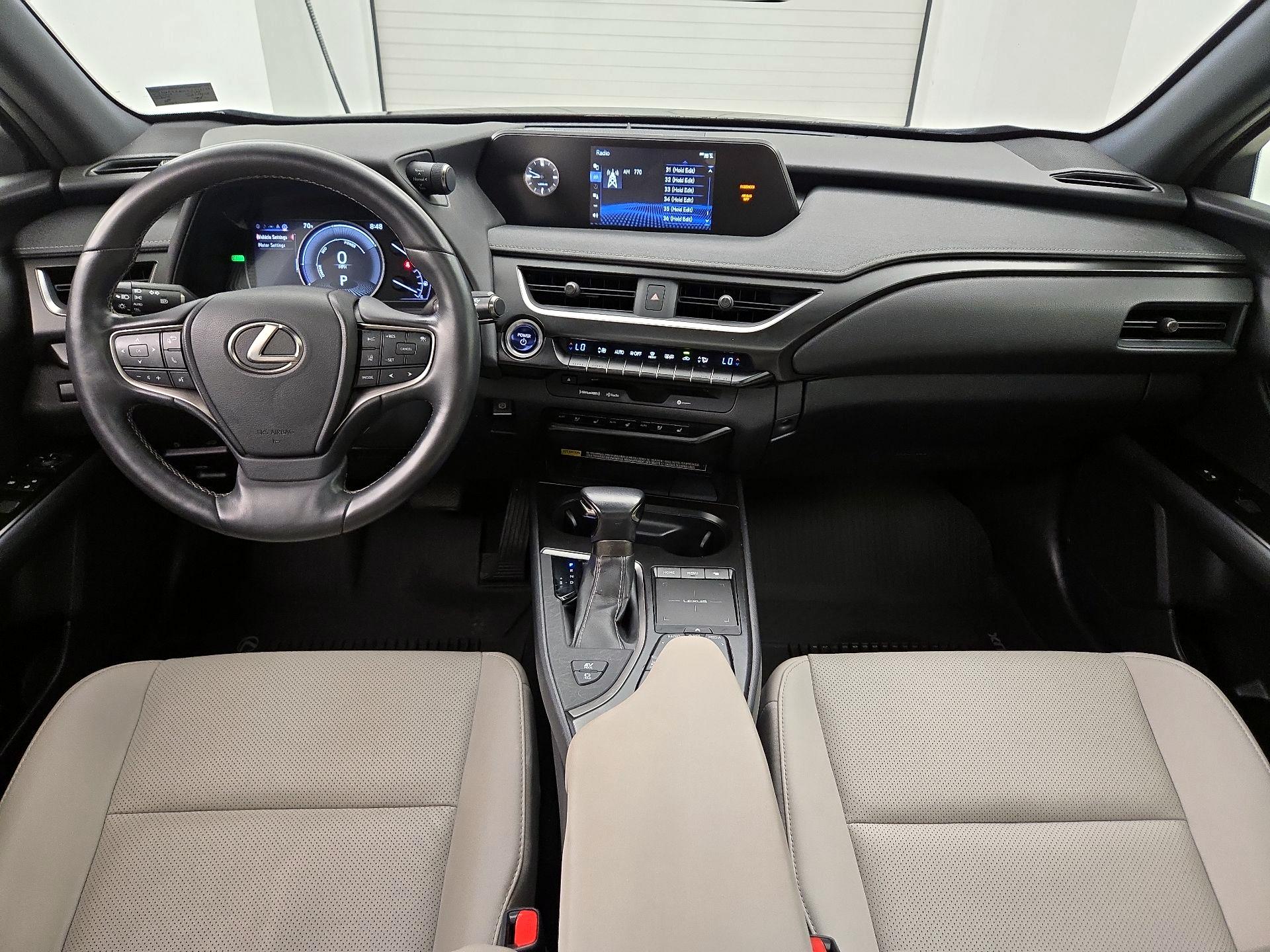 Thumbnail: 2020 Lexus UX - 9