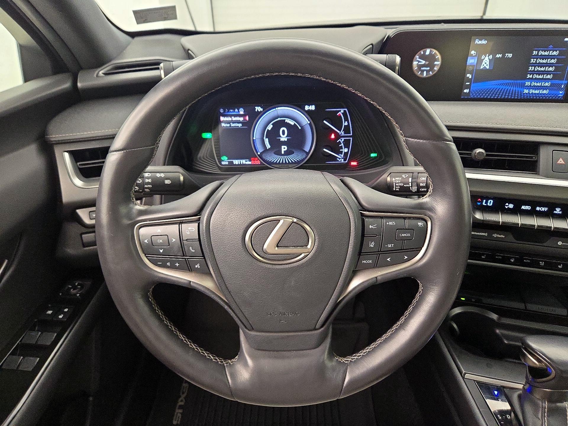 Thumbnail: 2020 Lexus UX - 10